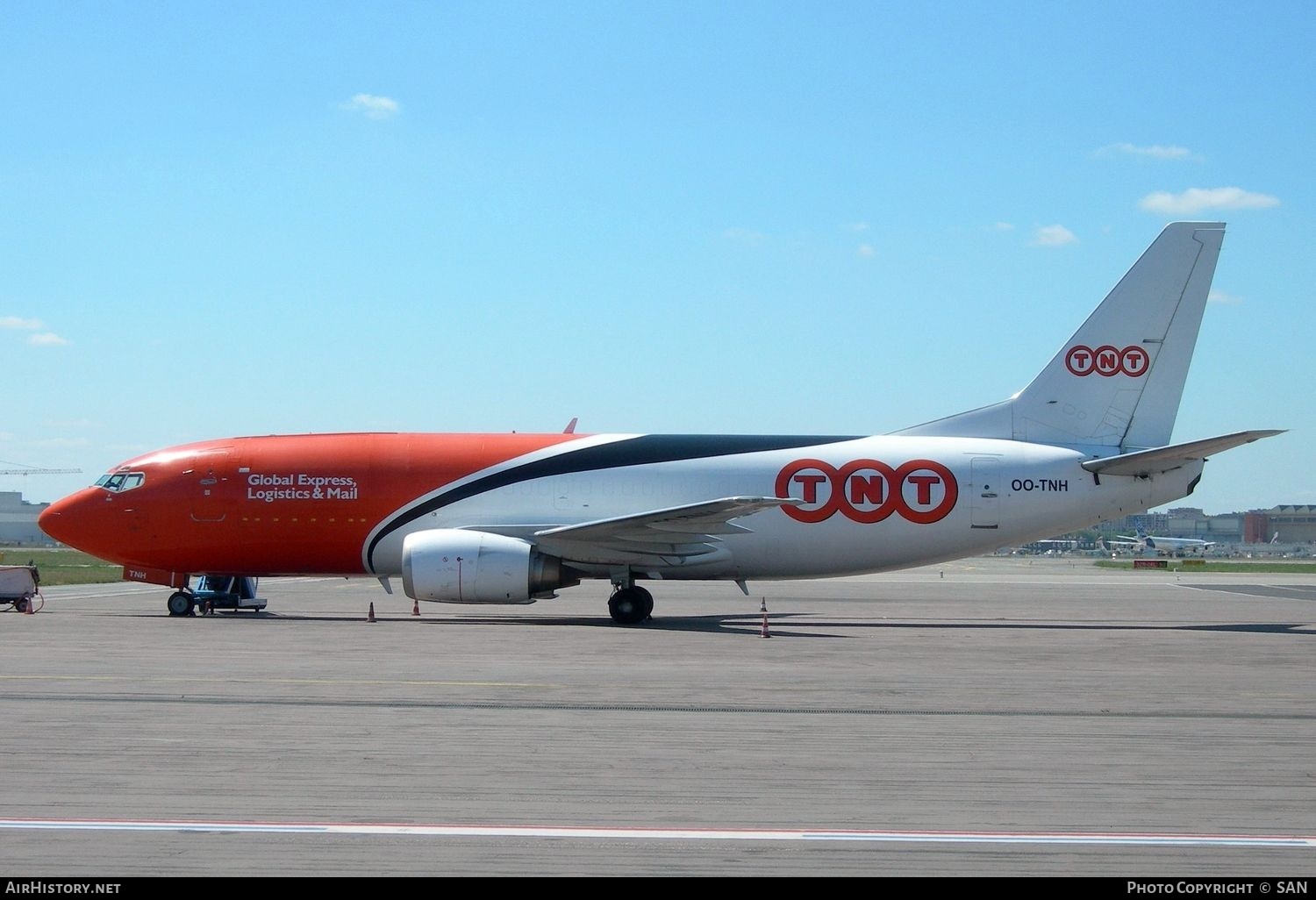 Aircraft Photo of OO-TNH | Boeing 737-301(SF) | TNT Airways | AirHistory.net #751393