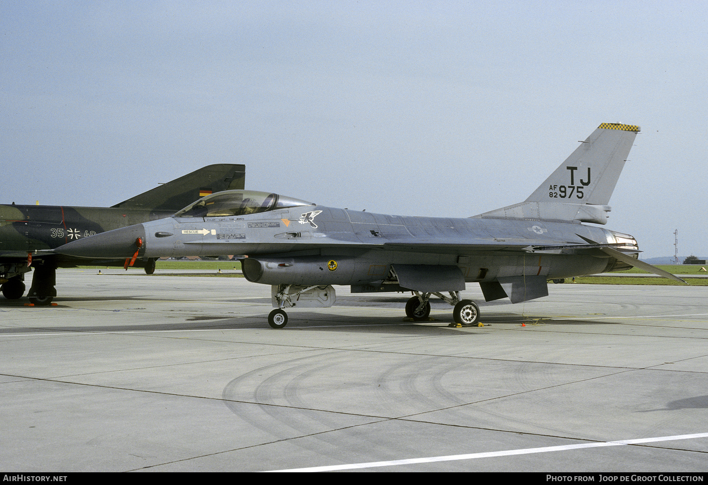 Aircraft Photo of 82-0975 / AF82-975 | General Dynamics F-16A Fighting Falcon | USA - Air Force | AirHistory.net #751475