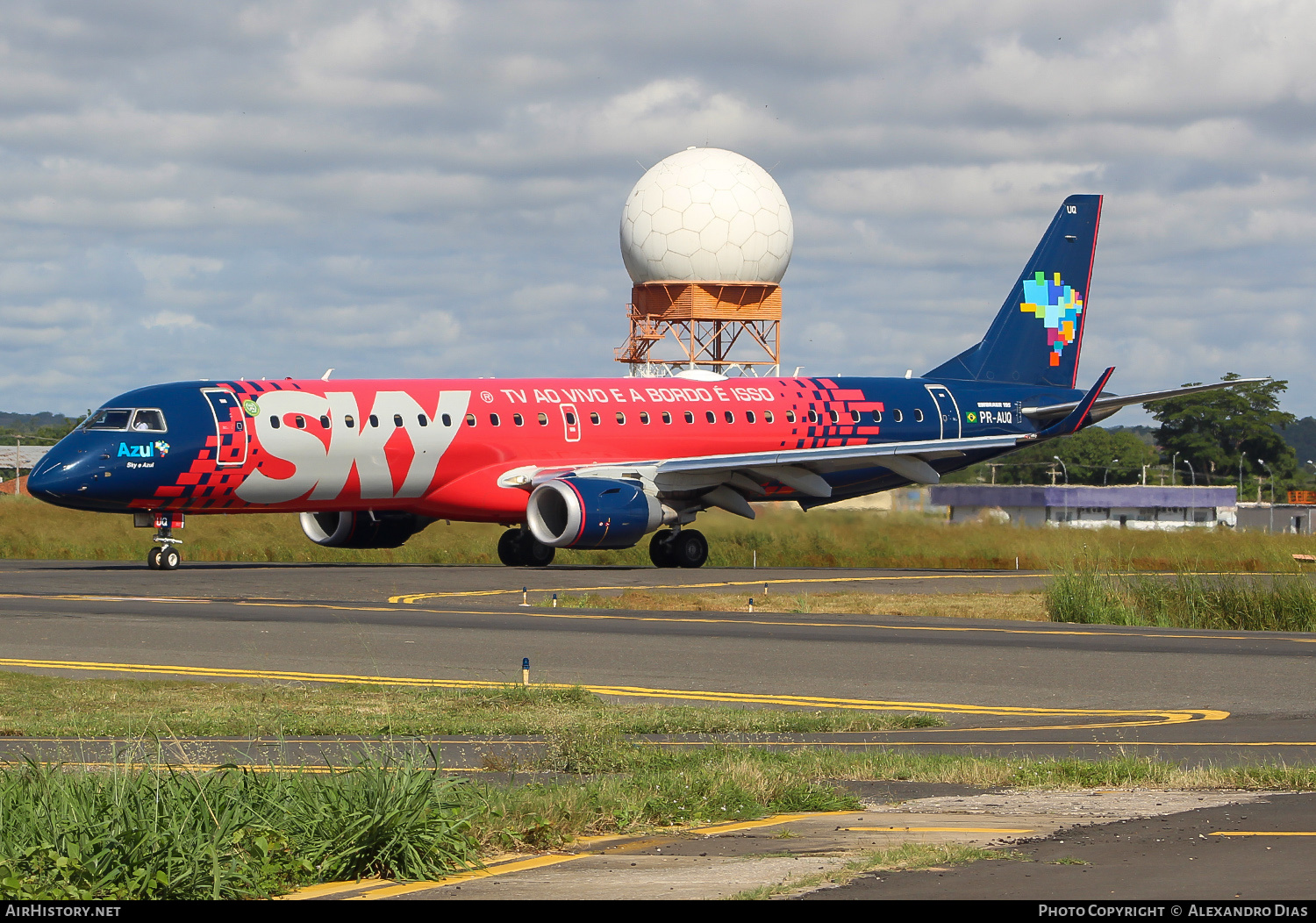 Aircraft Photo of PR-AUQ | Embraer 195LR (ERJ-190-200LR) | Azul Linhas Aéreas Brasileiras | AirHistory.net #751490