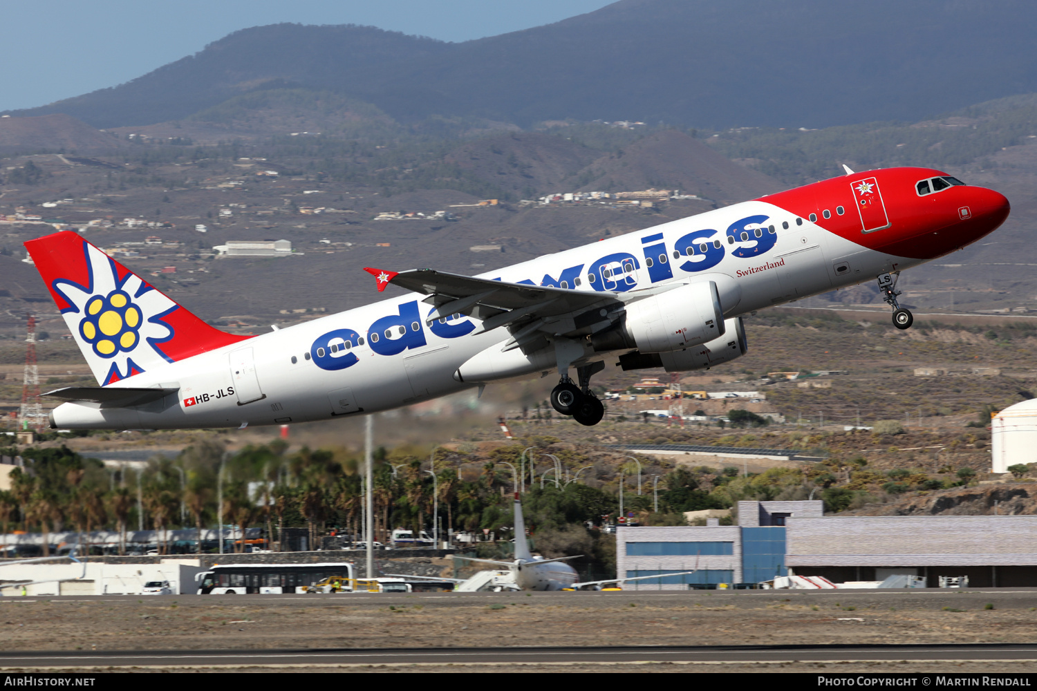 Aircraft Photo of HB-JLS | Airbus A320-214 | Edelweiss Air | AirHistory.net #751898