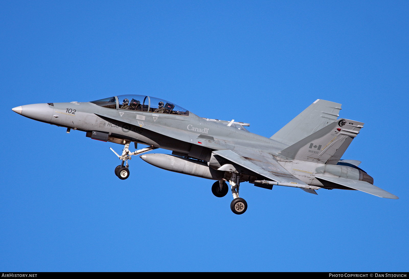 Aircraft Photo of 188102 / 102 | McDonnell Douglas CF-188B Hornet | Canada - Air Force | AirHistory.net #751907