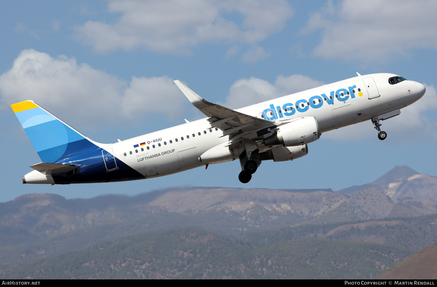 Aircraft Photo of D-AIUU | Airbus A320-214 | Discover Airlines | AirHistory.net #751914