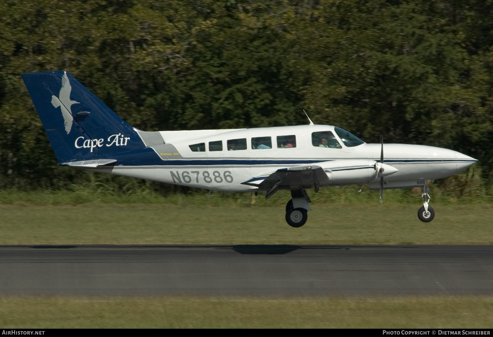 Aircraft Photo of N67886 | Cessna 402C | Cape Air | AirHistory.net #751962