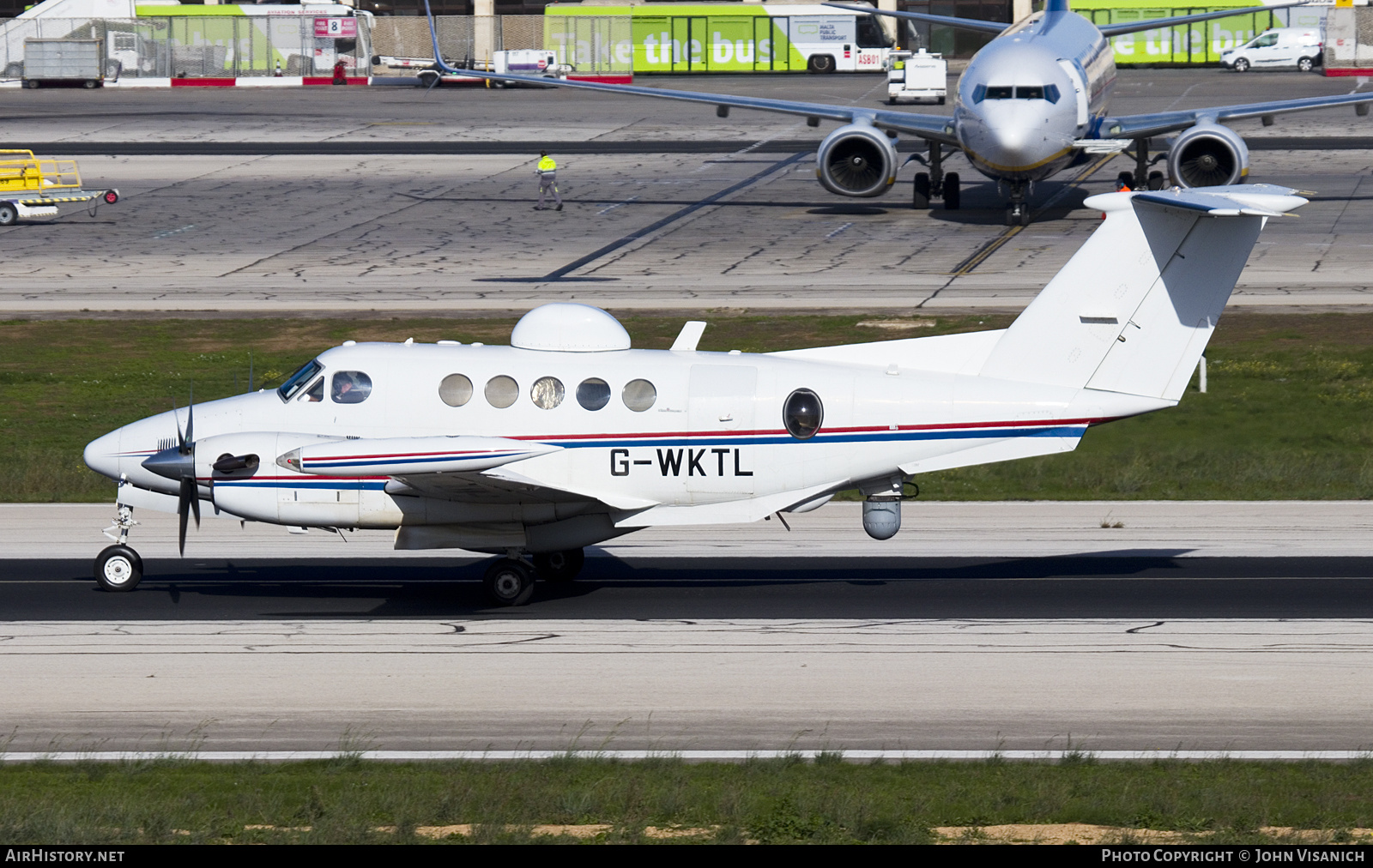 Aircraft Photo of G-WKTL | Beech B200T Super King Air | AirHistory.net #752017