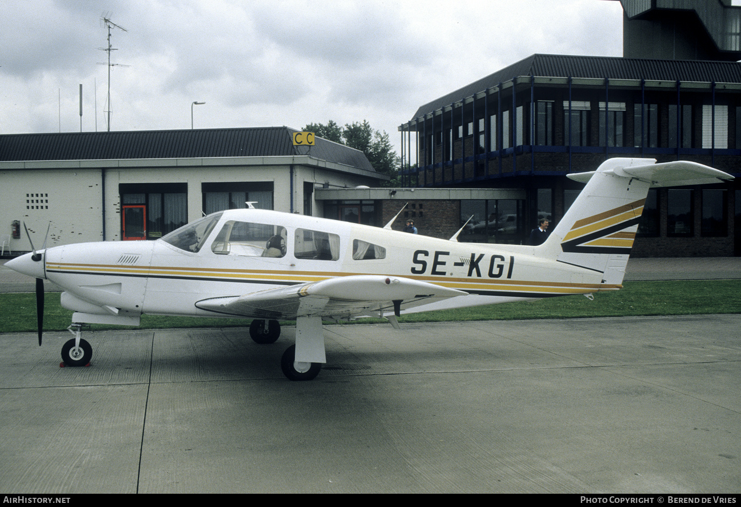 Aircraft Photo of SE-KGI | Piper PA-28RT-201T Turbo Arrow IV | AirHistory.net #752084