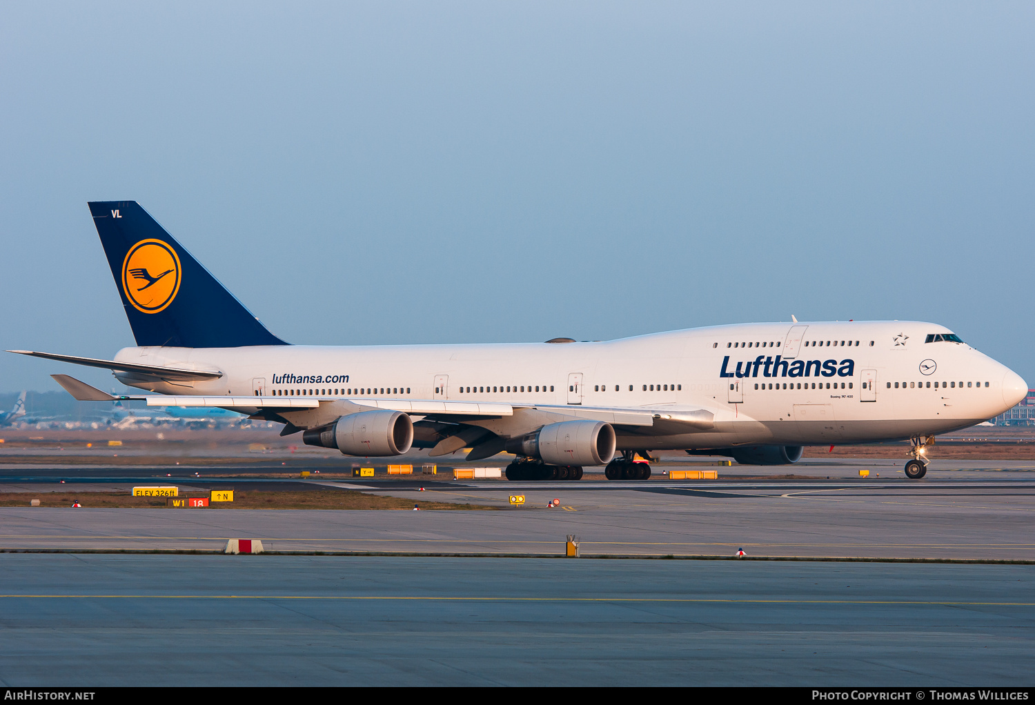 Aircraft Photo of D-ABVL | Boeing 747-430 | Lufthansa | AirHistory.net #752097