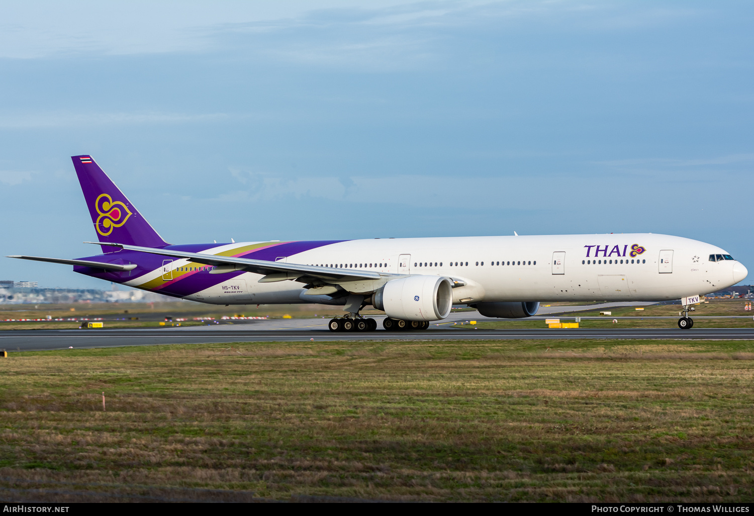Aircraft Photo of HS-TKV | Boeing 777-3D7/ER | Thai Airways International | AirHistory.net #752264