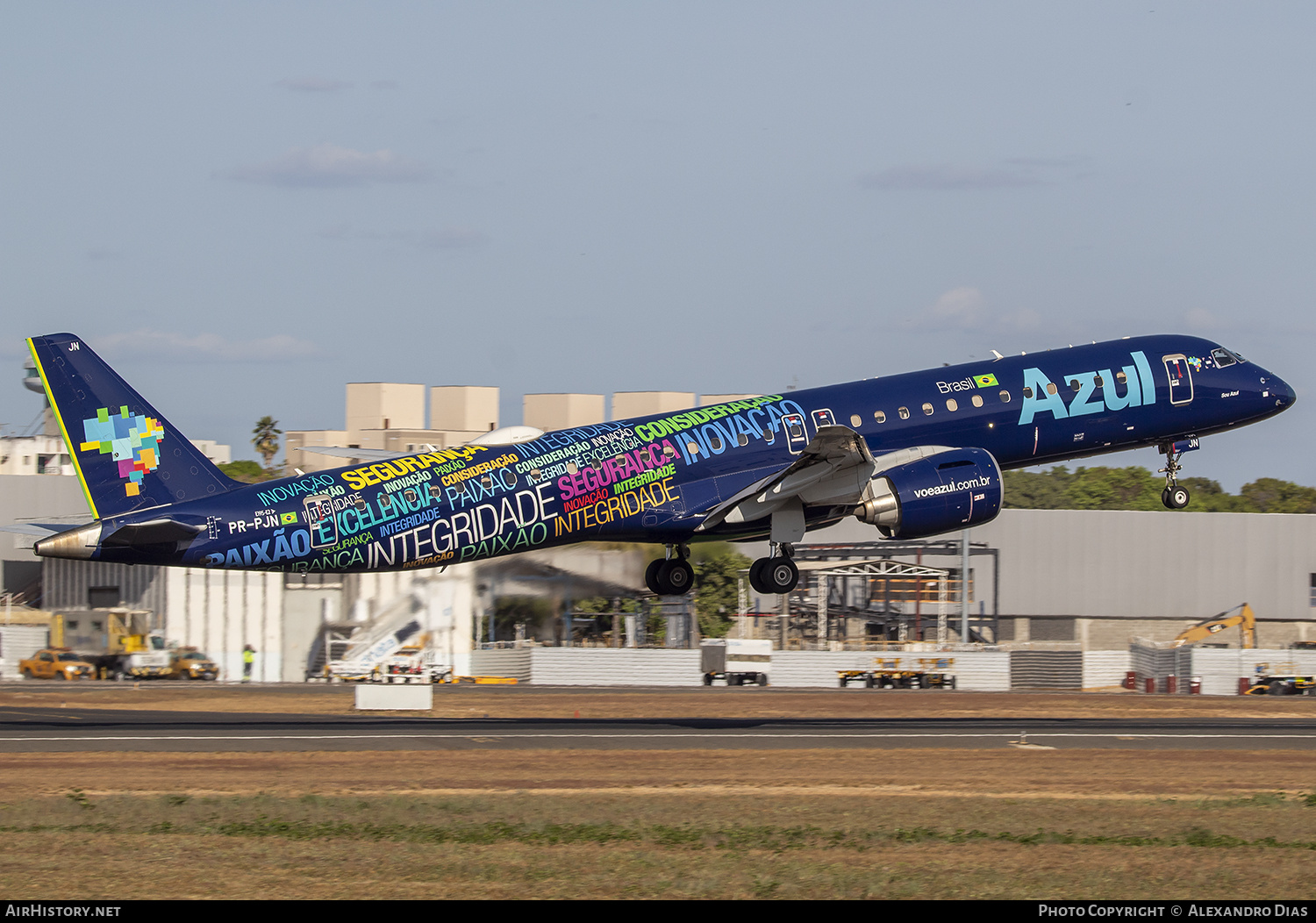 Aircraft Photo of PR-PJN | Embraer 195-E2 (ERJ-190-400 STD) | Azul Linhas Aéreas Brasileiras | AirHistory.net #752489