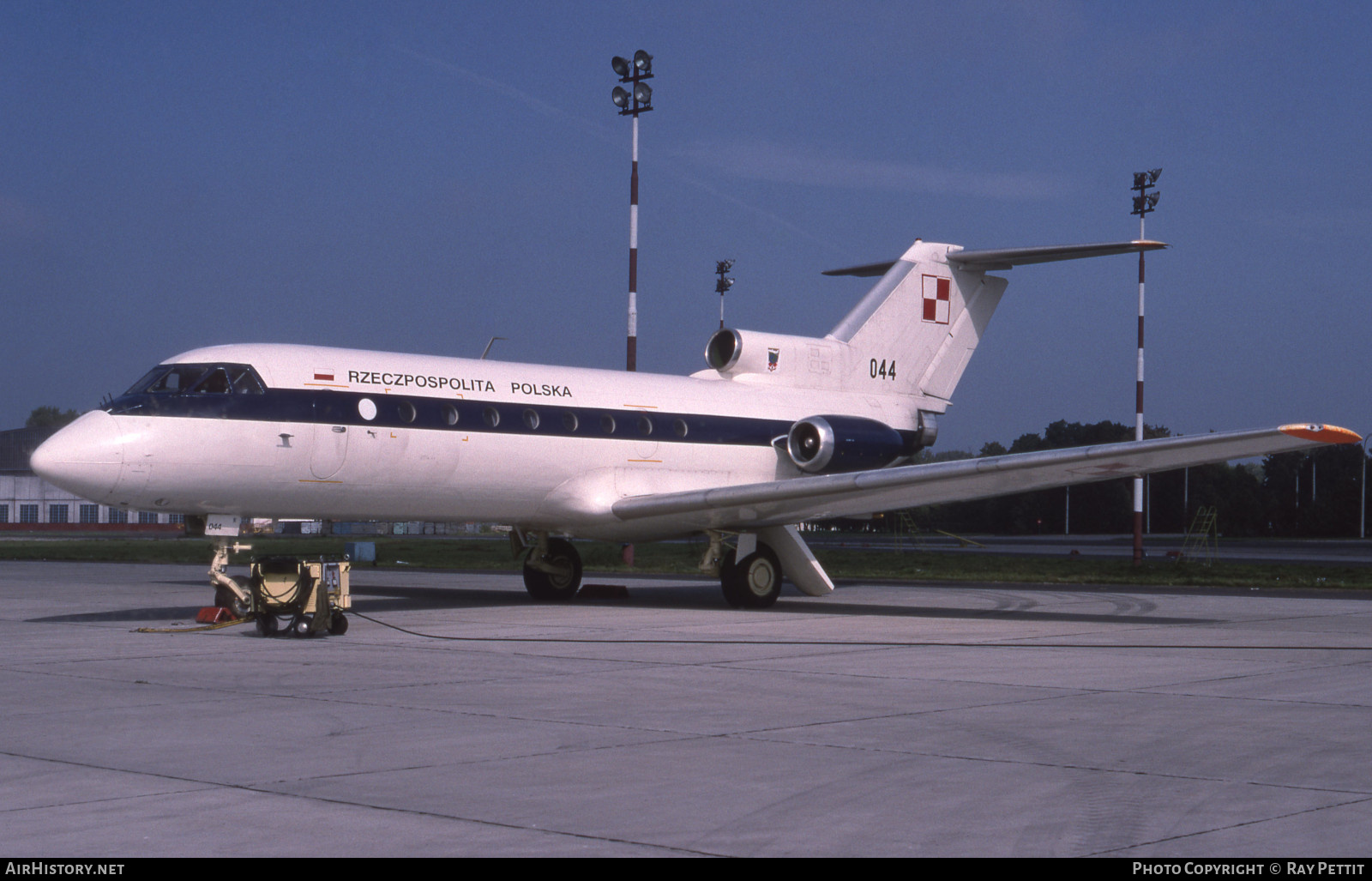 Aircraft Photo of 044 | Yakovlev Yak-40 | Republic of Poland - Rzeczpospolita Polska | AirHistory.net #752544