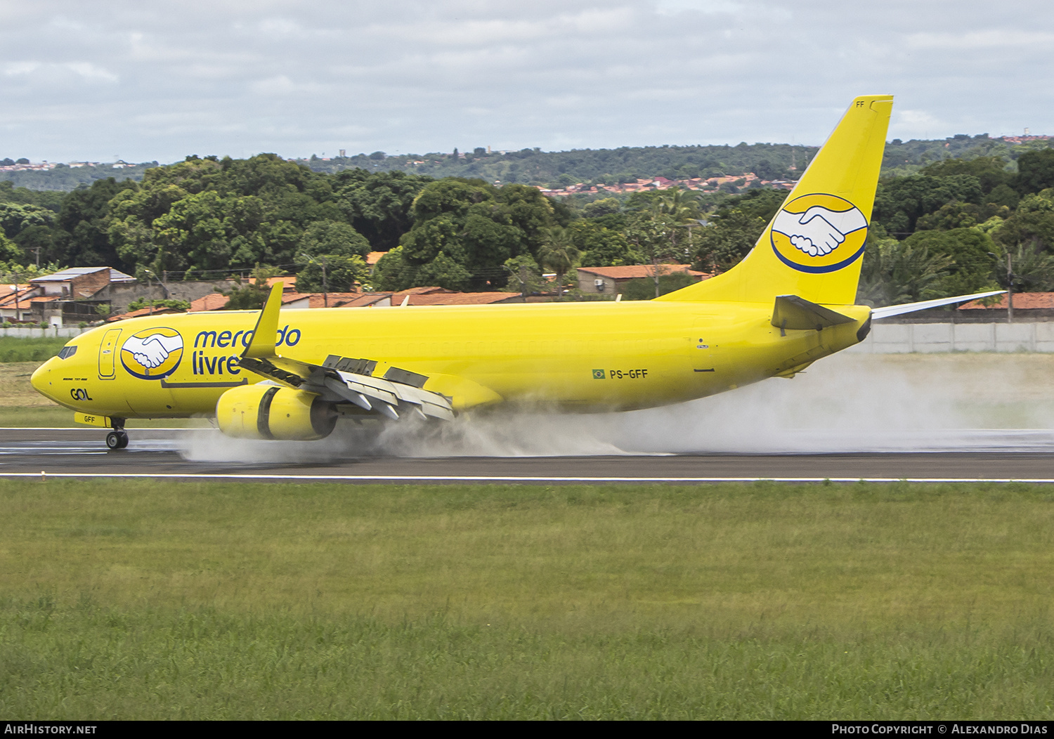 Aircraft Photo of PS-GFF | Boeing 737-8EH(BCF) | Mercado Livre | AirHistory.net #752559
