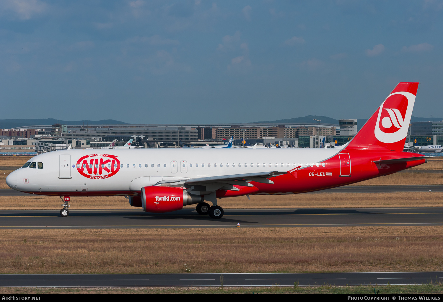 Aircraft Photo of OE-LEU | Airbus A320-214 | Niki | AirHistory.net #752573
