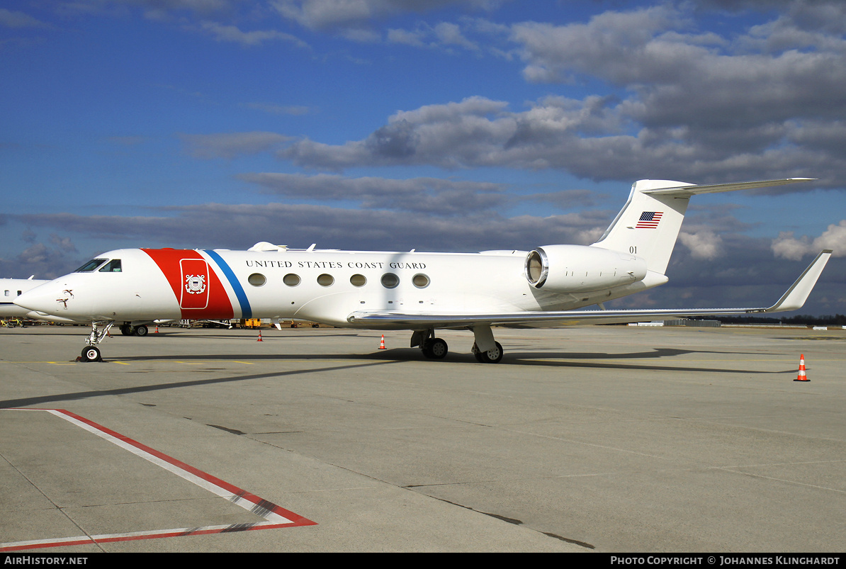 Aircraft Photo of 01 | Gulfstream Aerospace C-37A Gulfstream V (G-V) | USA - Coast Guard | AirHistory.net #752611
