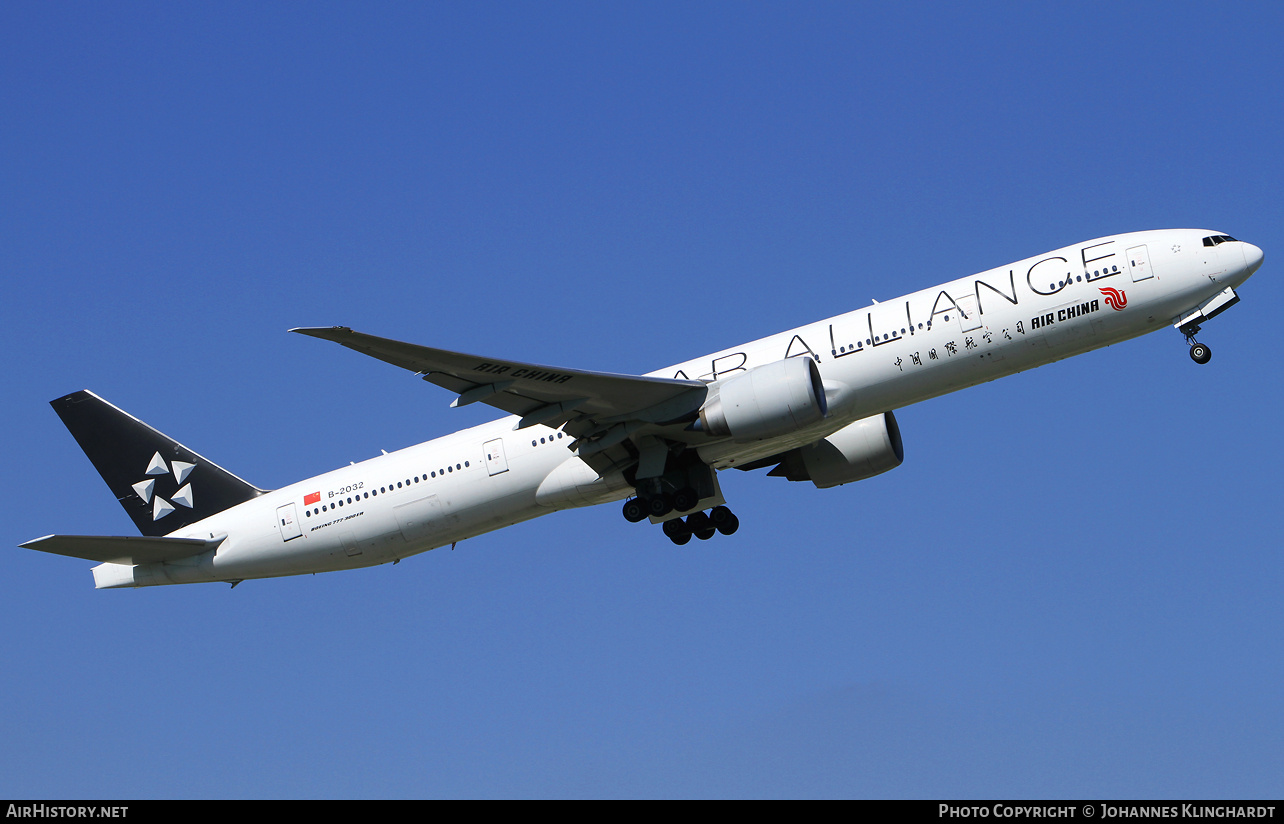 Aircraft Photo of B-2032 | Boeing 777-39L/ER | Air China | AirHistory.net #752615