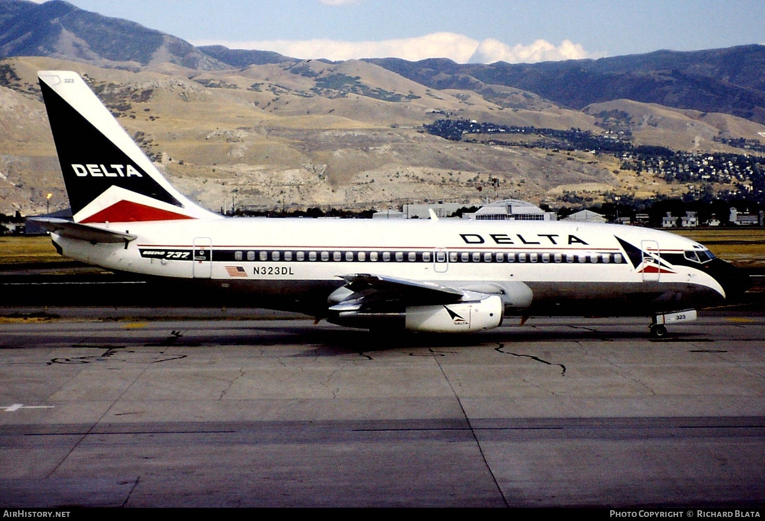 Aircraft Photo of N323DL | Boeing 737-232/Adv | Delta Air Lines | AirHistory.net #752747