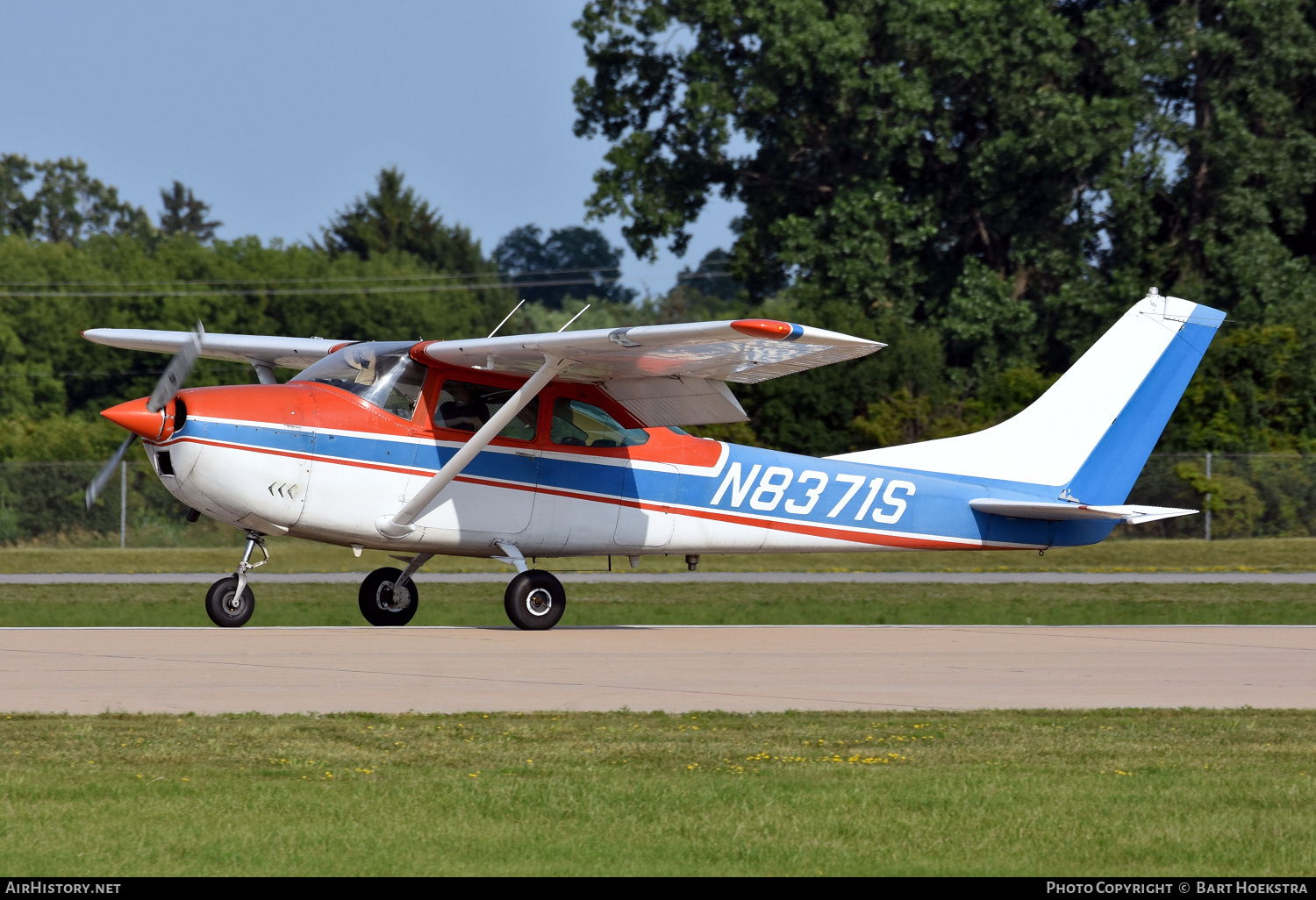 Aircraft Photo of N8371S | Cessna 182H | AirHistory.net #752750