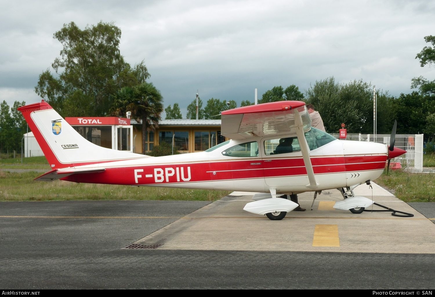 Aircraft Photo of F-BPIU | Cessna 182L Skylane | AirHistory.net #752896