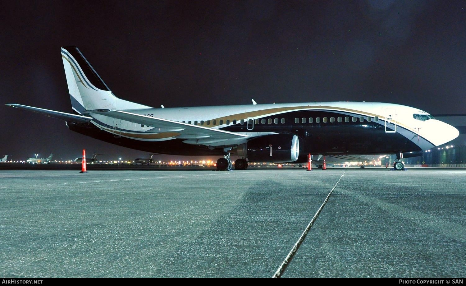 Aircraft Photo of LY-BGS | Boeing 737-3L9 | AirHistory.net #752903