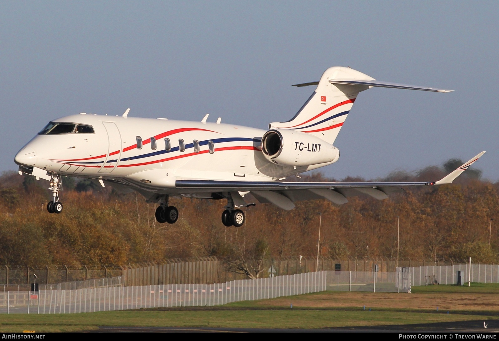 Aircraft Photo of TC-LMT | Bombardier Challenger 350 (BD-100-1A10) | AirHistory.net #752972