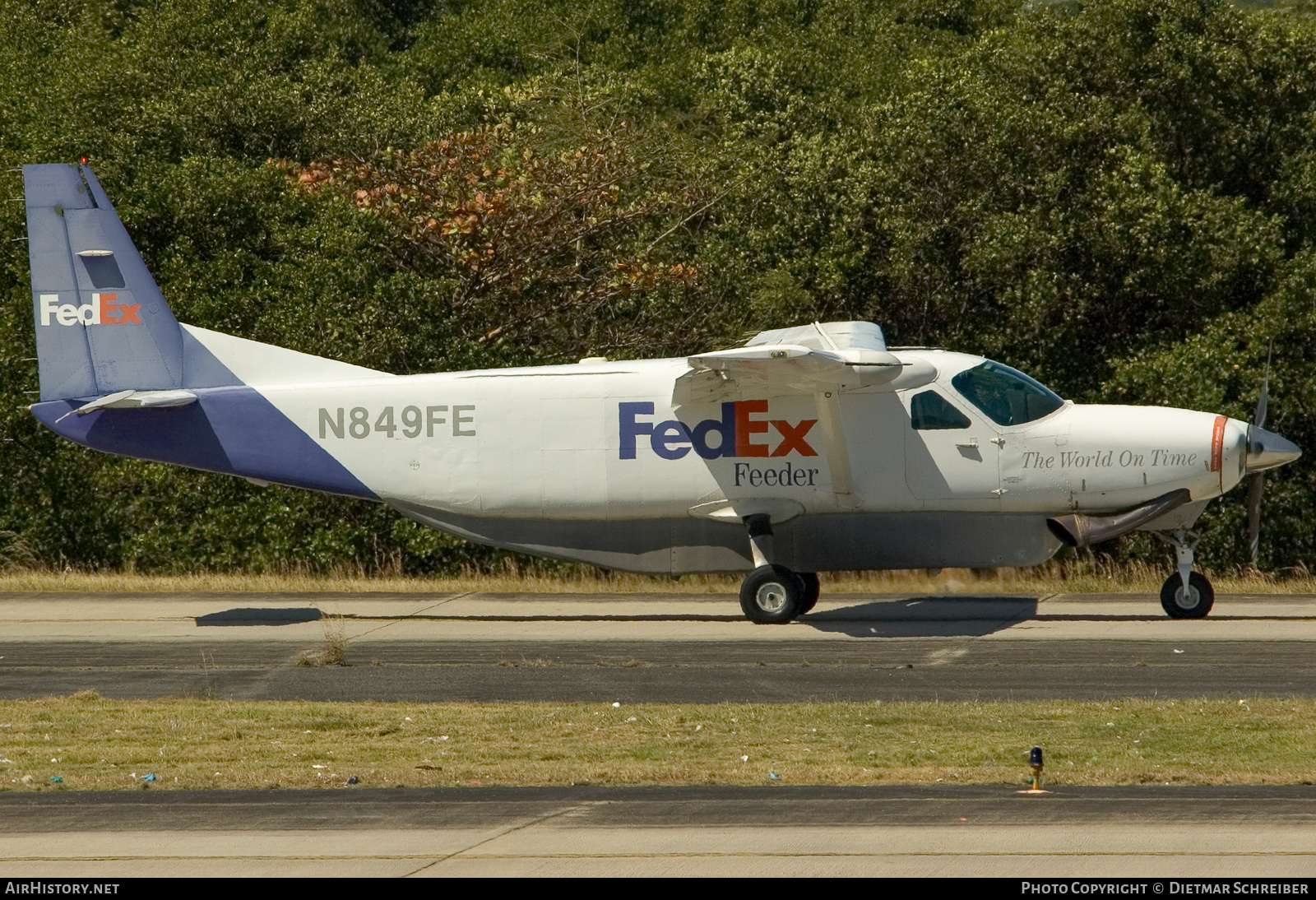 Aircraft Photo of N849FE | Cessna 208B Super Cargomaster | FedEx Feeder | AirHistory.net #752980
