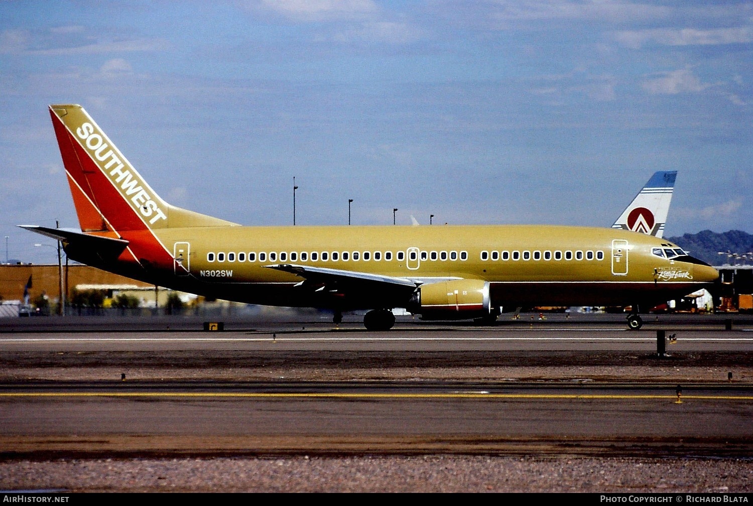 Aircraft Photo of N302SW | Boeing 737-3H4 | Southwest Airlines | AirHistory.net #753054