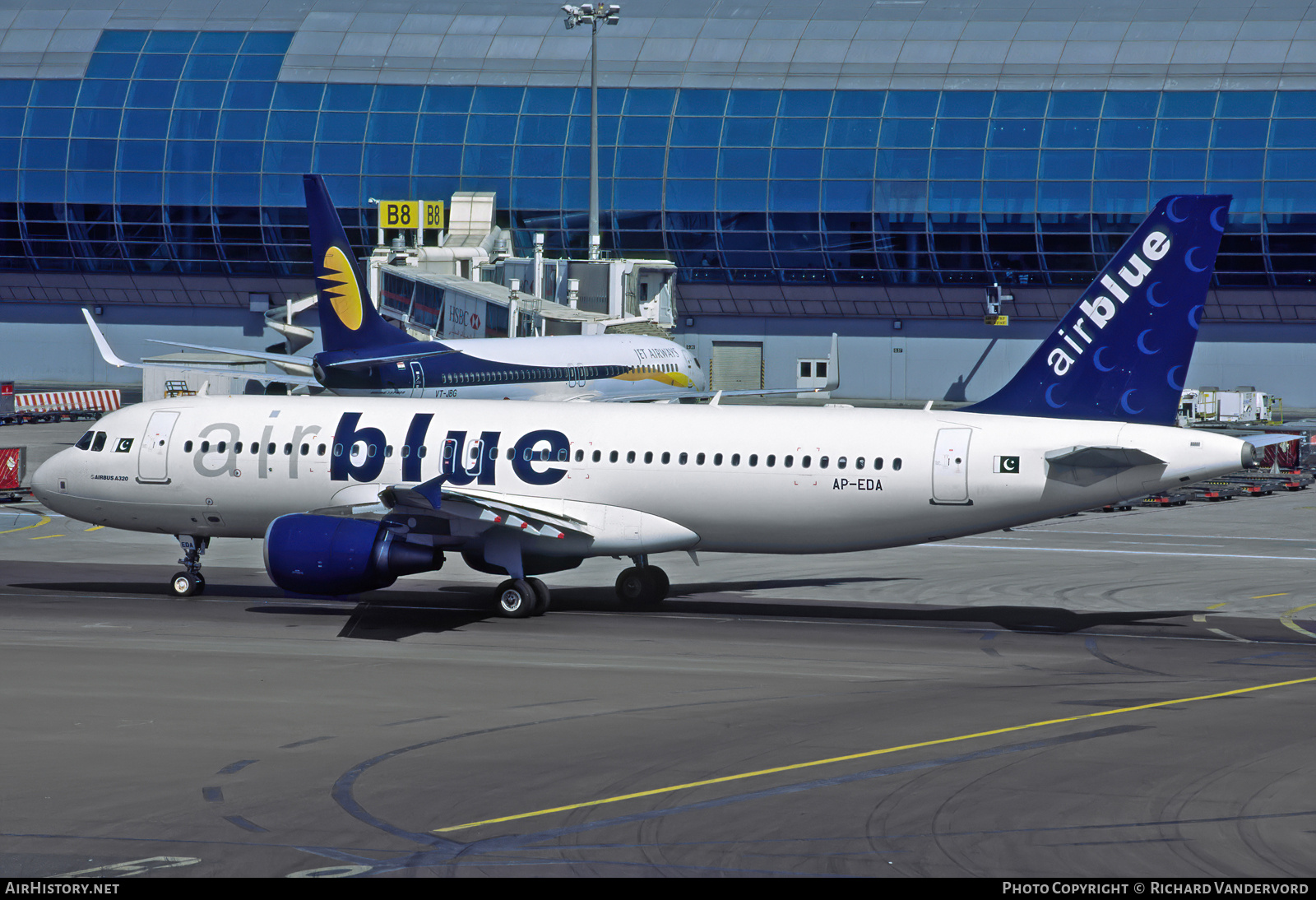 Aircraft Photo of AP-EDA | Airbus A320-214 | Airblue | AirHistory.net #753206
