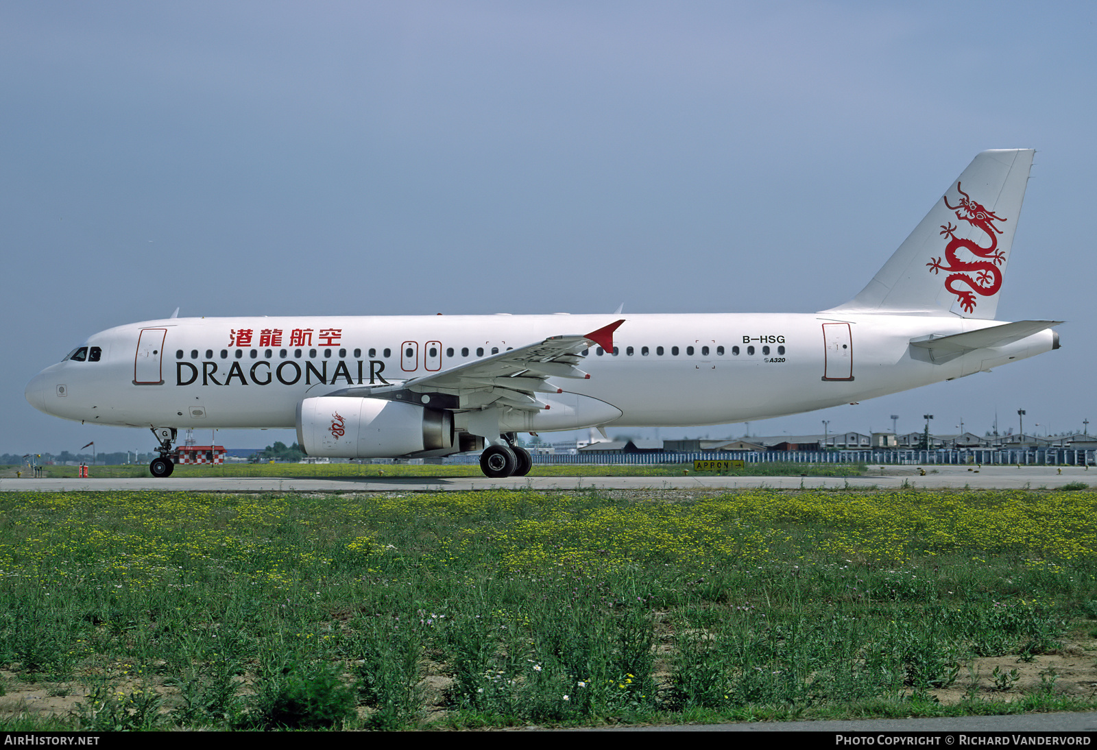 Aircraft Photo of B-HSG | Airbus A320-232 | Dragonair | AirHistory.net #753249