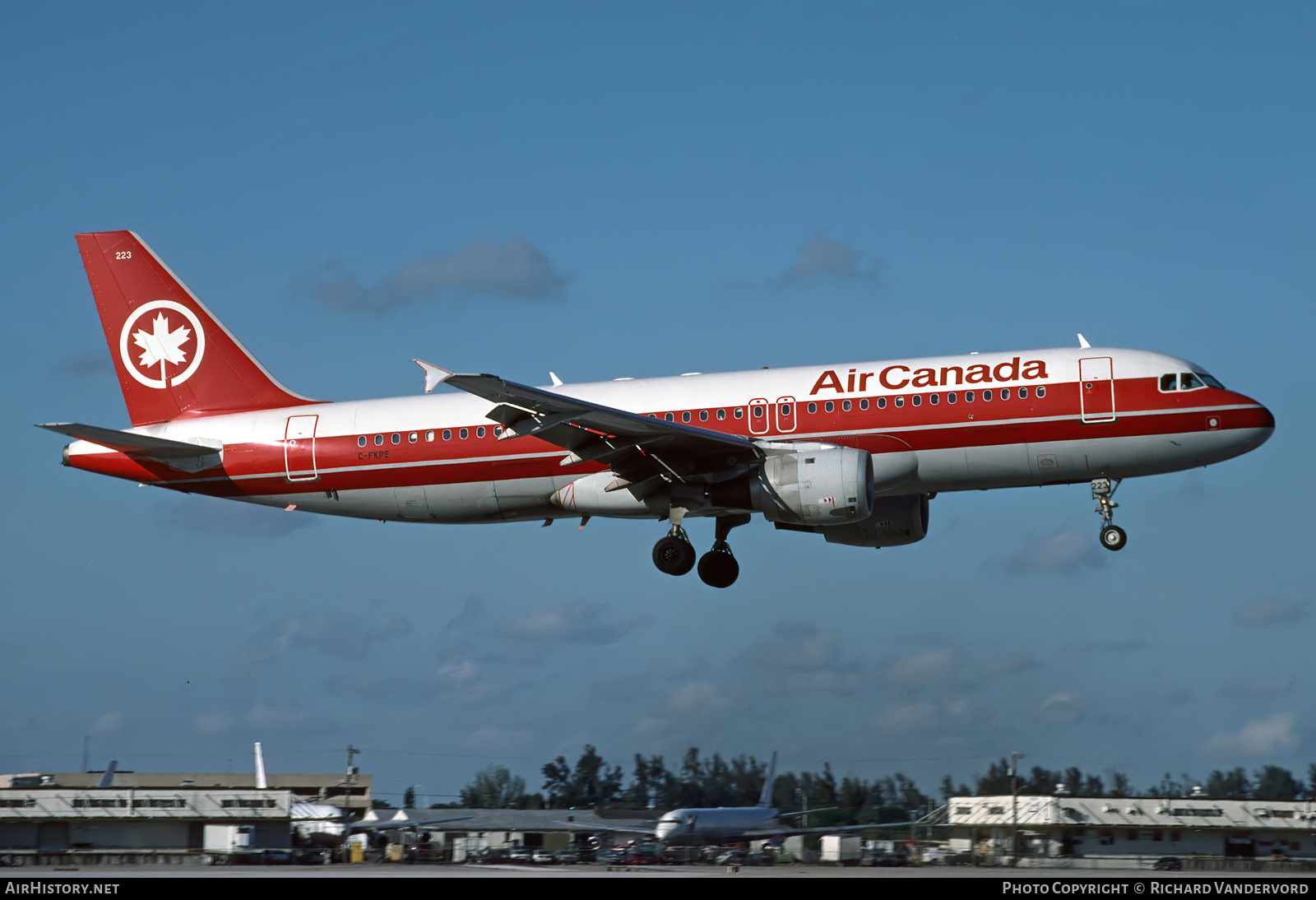Aircraft Photo of C-FKPS | Airbus A320-211 | Air Canada | AirHistory.net #753250