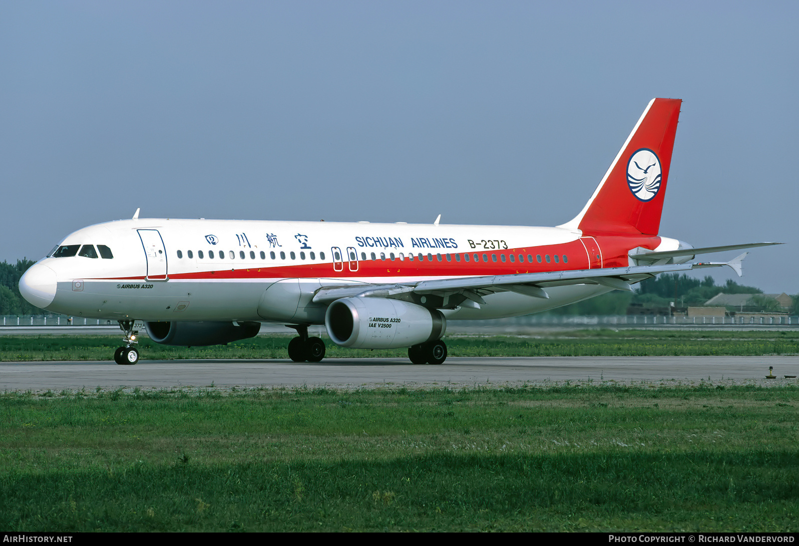 Aircraft Photo of B-2373 | Airbus A320-232 | Sichuan Airlines | AirHistory.net #753257