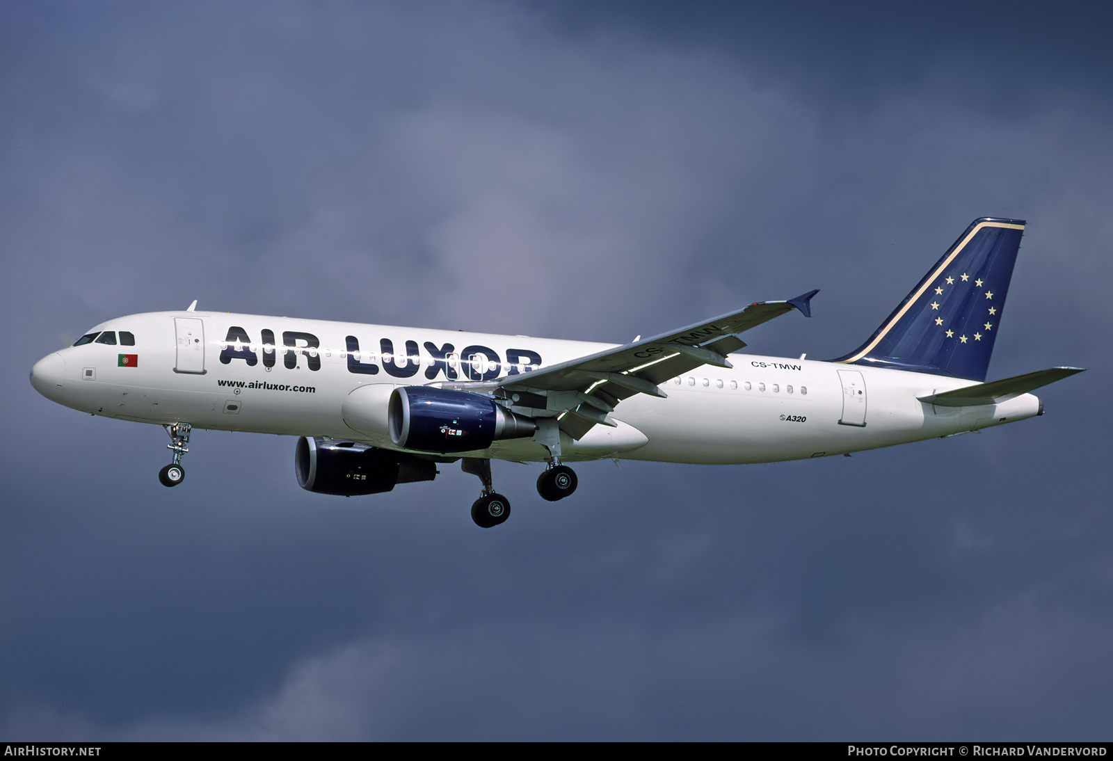 Aircraft Photo of CS-TMW | Airbus A320-214 | Air Luxor | AirHistory.net #753295