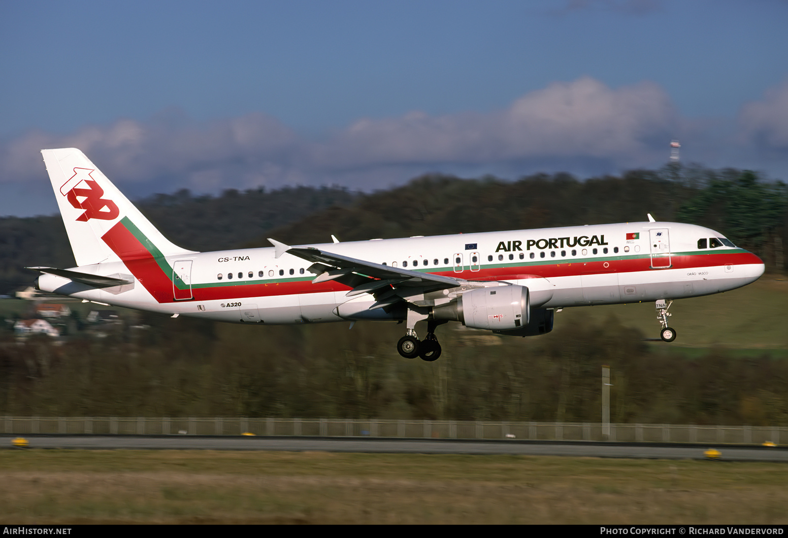 Aircraft Photo of CS-TNA | Airbus A320-211 | TAP Air Portugal | AirHistory.net #753308