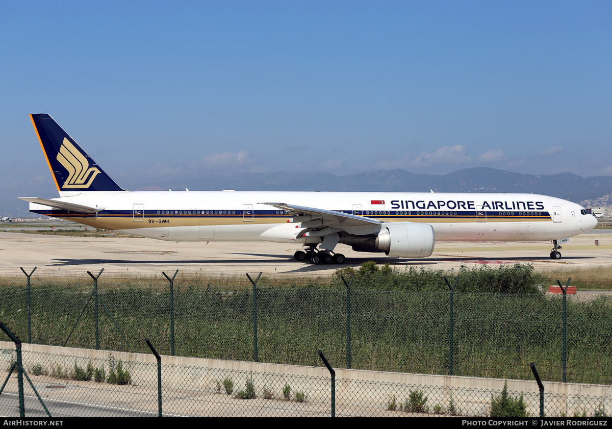 Aircraft Photo of 9V-SWK | Boeing 777-312/ER | Singapore Airlines | AirHistory.net #753541