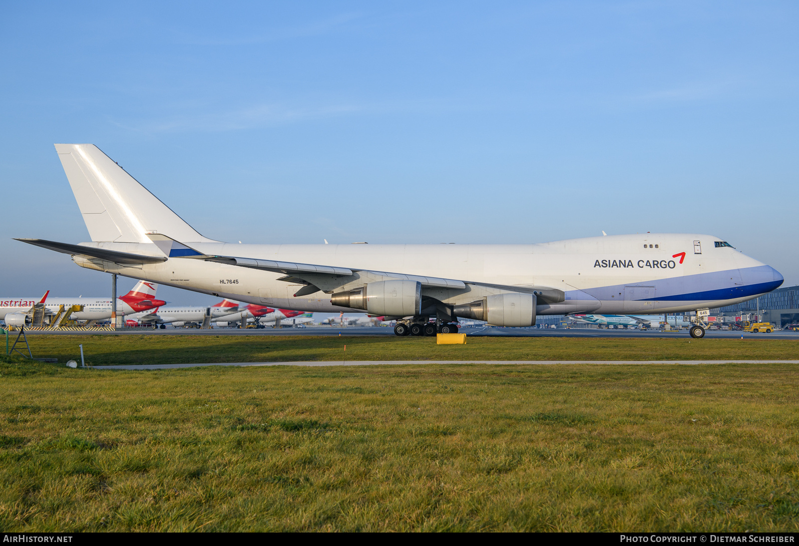 Aircraft Photo of HL7645 | Boeing 747-409F/SCD | Asiana Airlines Cargo | AirHistory.net #753597