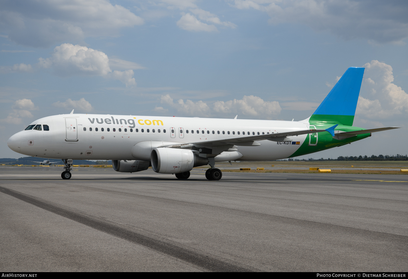Aircraft Photo of EC-KDT | Airbus A320-216 | Vueling Airlines | AirHistory.net #753604