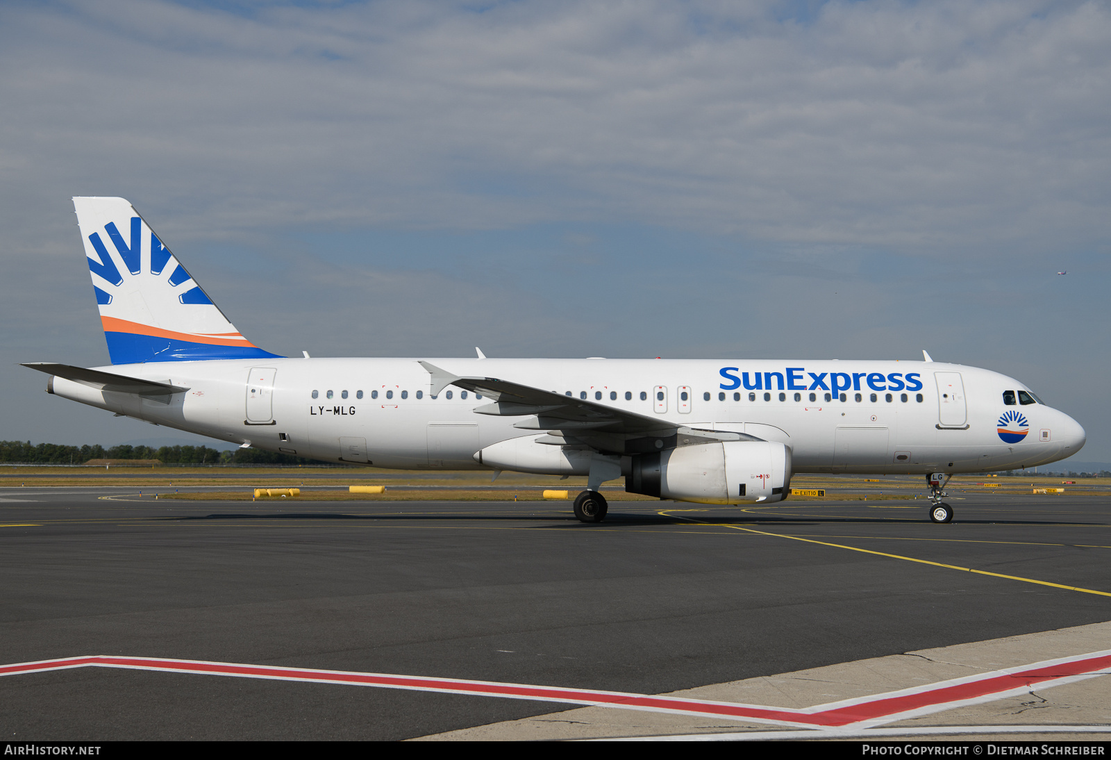 Aircraft Photo of LY-MLG | Airbus A320-232 | SunExpress | AirHistory.net #753622