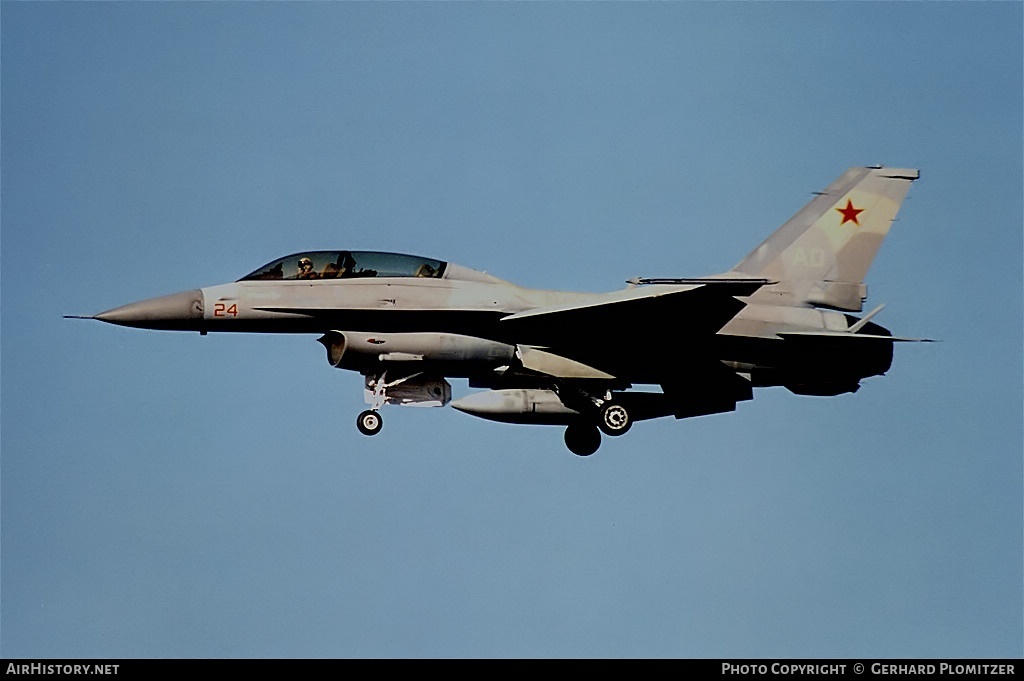 Aircraft Photo of 163573 | General Dynamics TF-16N Fighting Falcon | USA - Navy | AirHistory.net #753681
