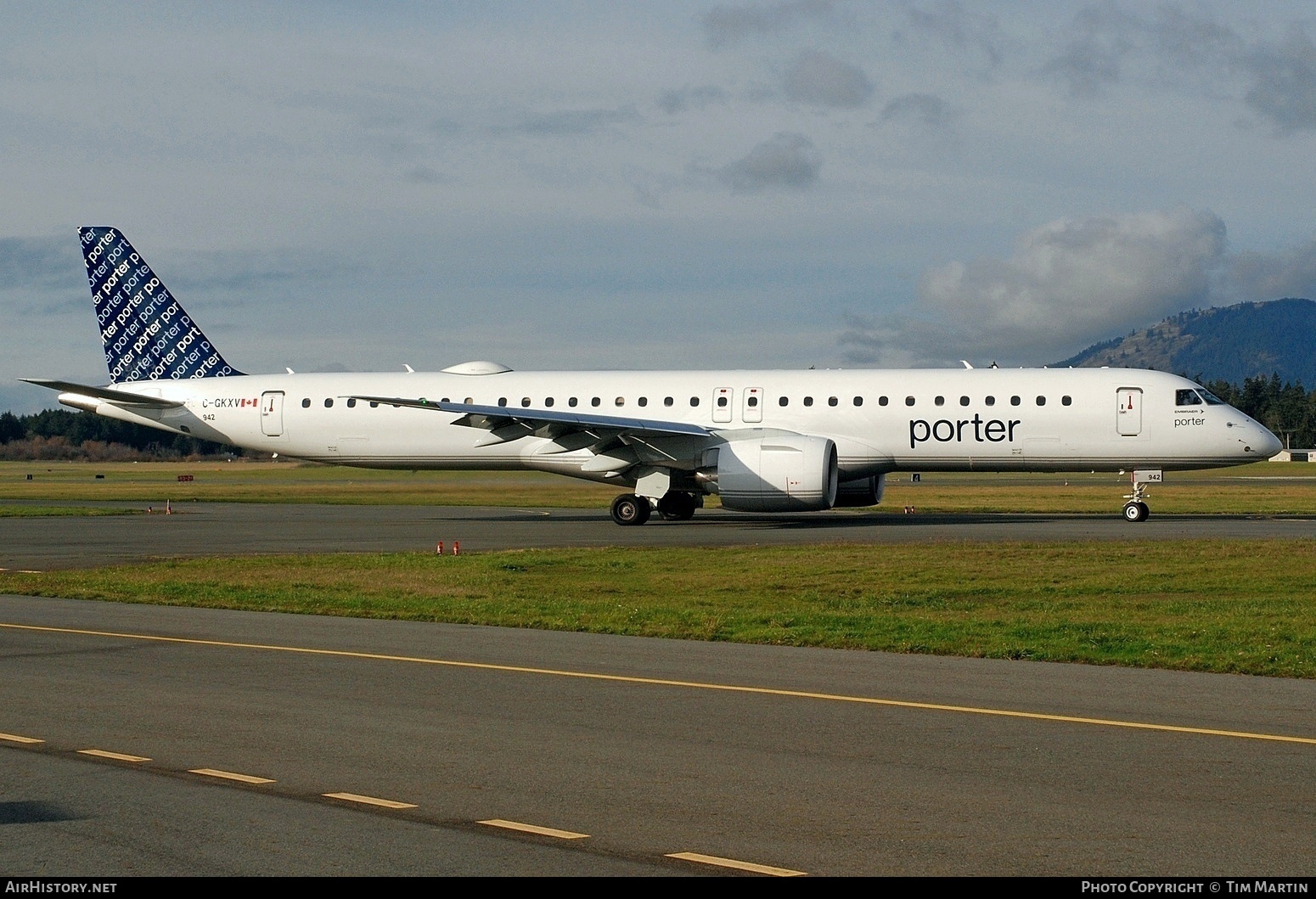 Aircraft Photo of C-GKXV | Embraer 195-E2 (ERJ-190-400) | Porter Airlines | AirHistory.net #753692