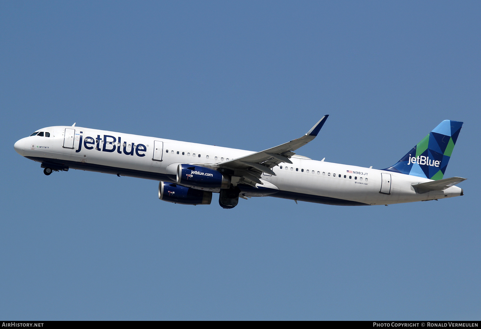 Aircraft Photo of N983JT | Airbus A321-231 | JetBlue Airways | AirHistory.net #753757