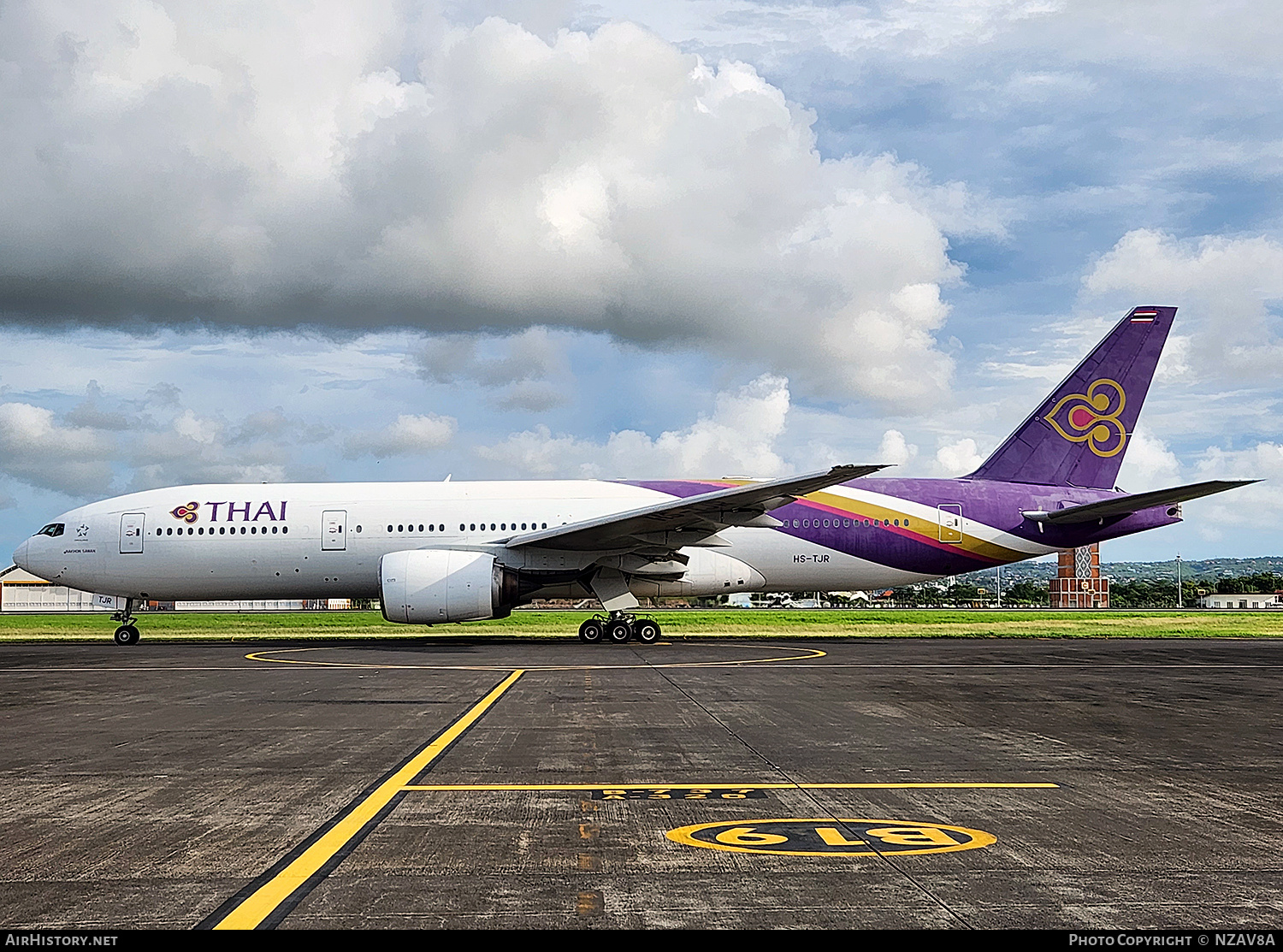 Aircraft Photo of HS-TJR | Boeing 777-2D7/ER | Thai Airways International | AirHistory.net #753978