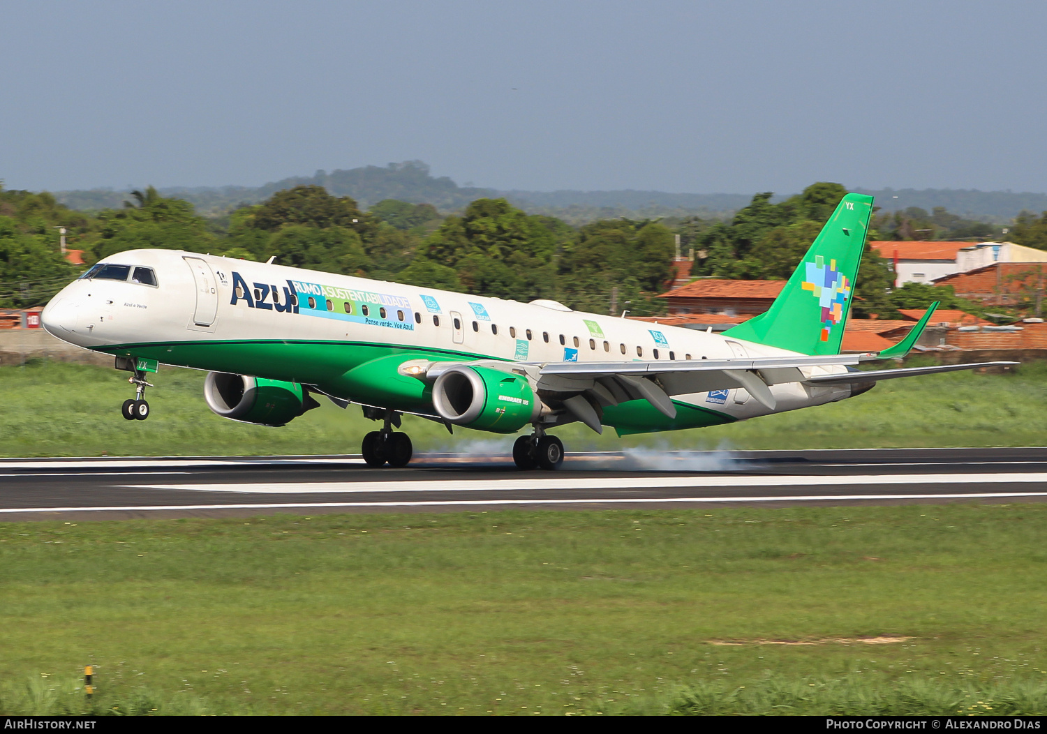 Aircraft Photo of PR-AYX | Embraer 195AR (ERJ-190-200IGW) | Azul Linhas Aéreas Brasileiras | AirHistory.net #754085