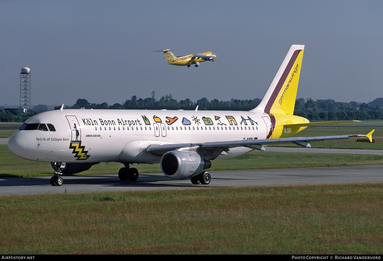 Aircraft Photo of D-AIPH | Airbus A320-211 | Germanwings | AirHistory.net #754216