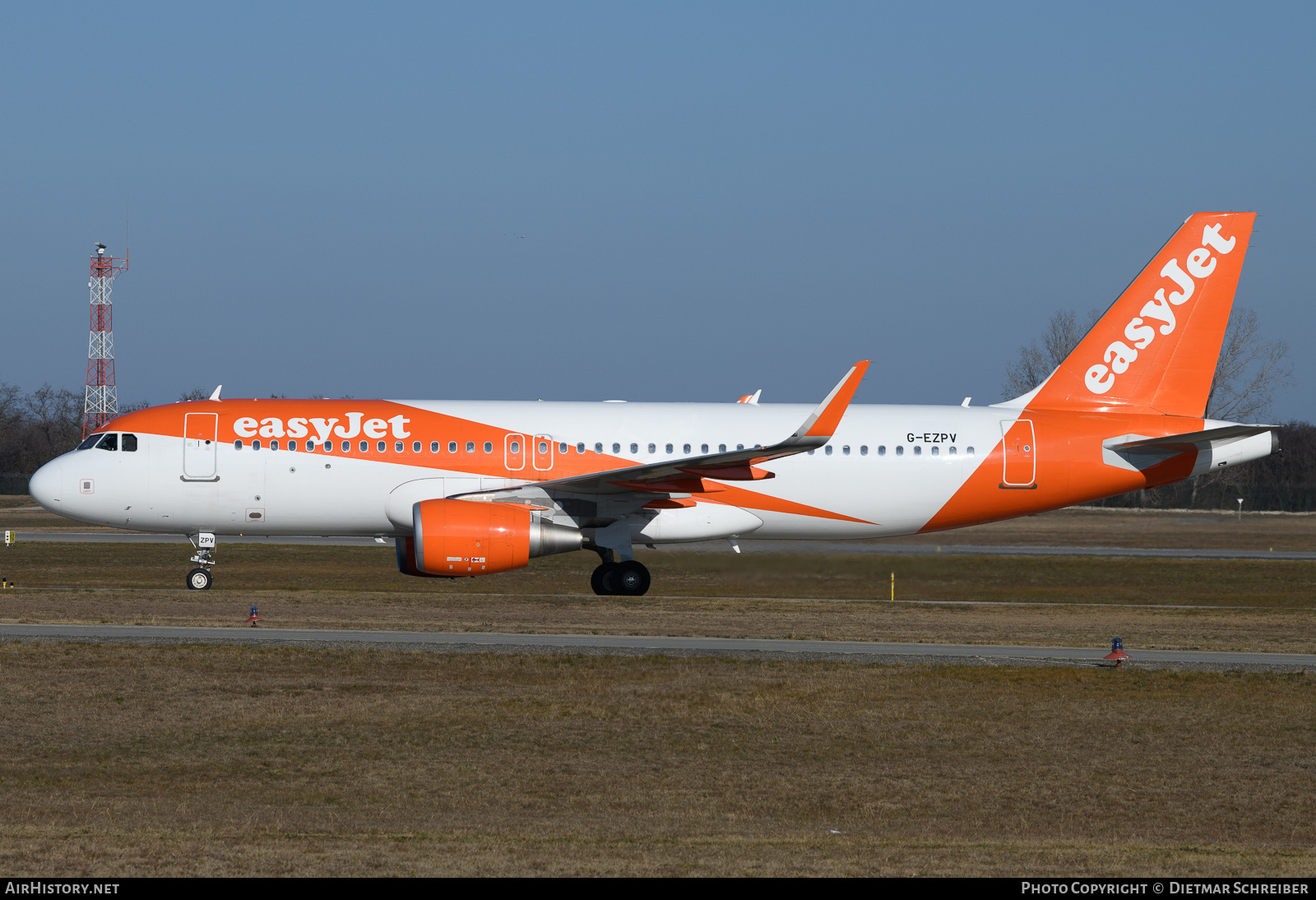 Aircraft Photo of G-EZPV | Airbus A320-214 | EasyJet | AirHistory.net #754247