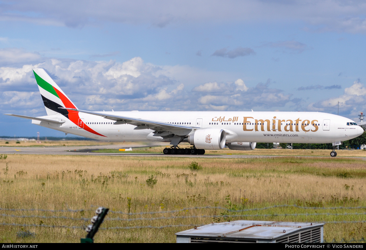 Aircraft Photo of A6-ECE | Boeing 777-31H/ER | Emirates | AirHistory.net #754369