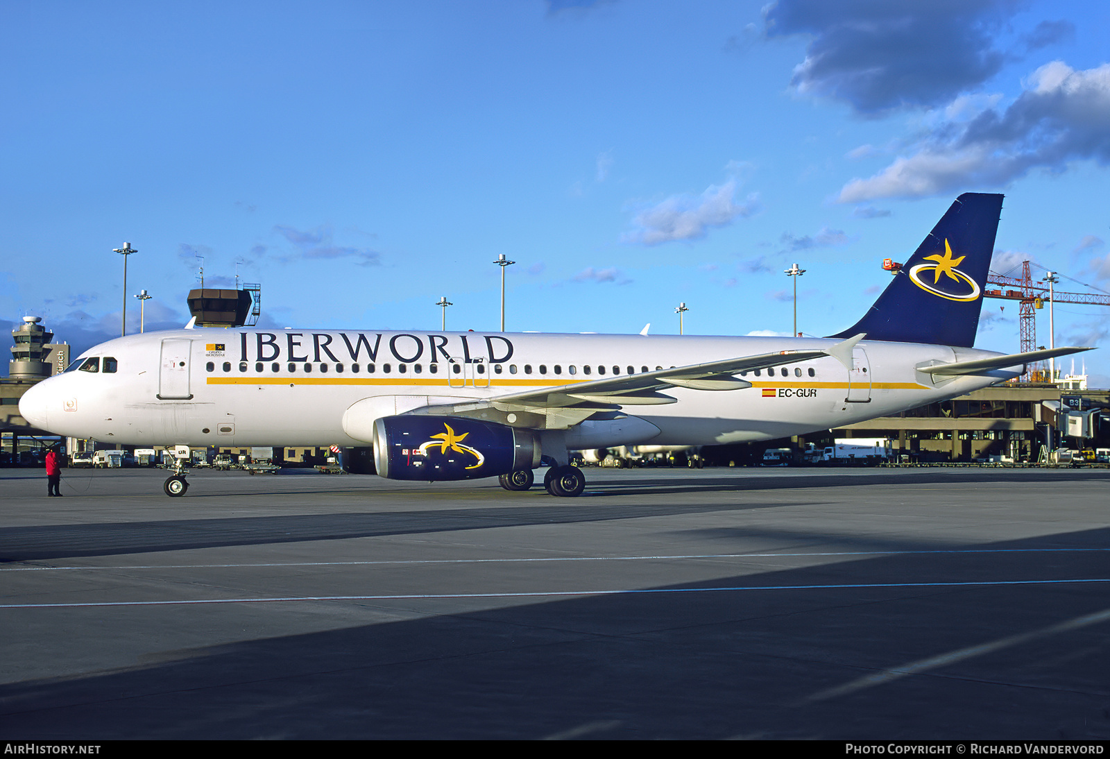 Aircraft Photo of EC-GUR | Airbus A320-231 | Iberworld Airlines | AirHistory.net #754395