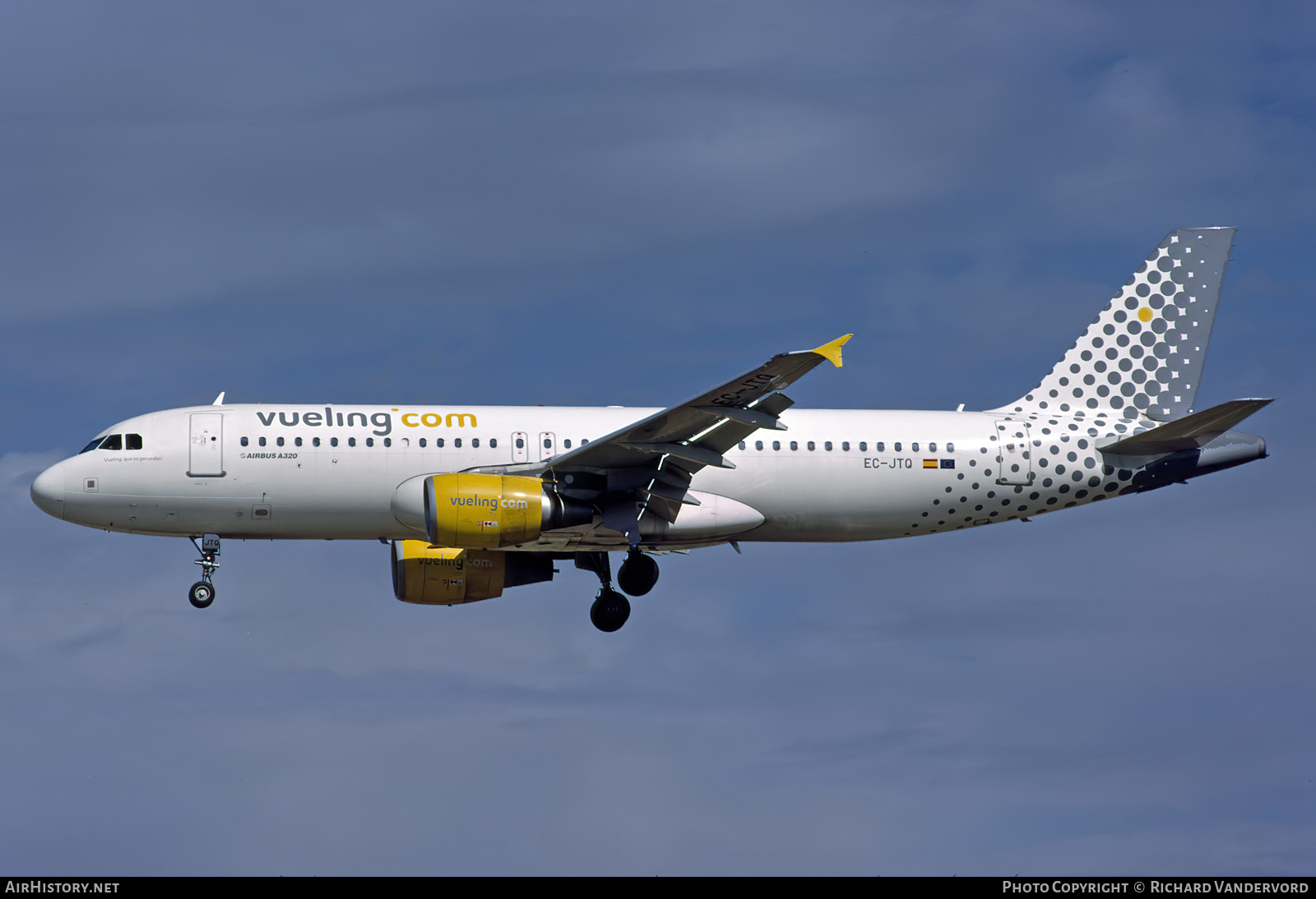 Aircraft Photo of EC-JTQ | Airbus A320-214 | Vueling Airlines | AirHistory.net #754433