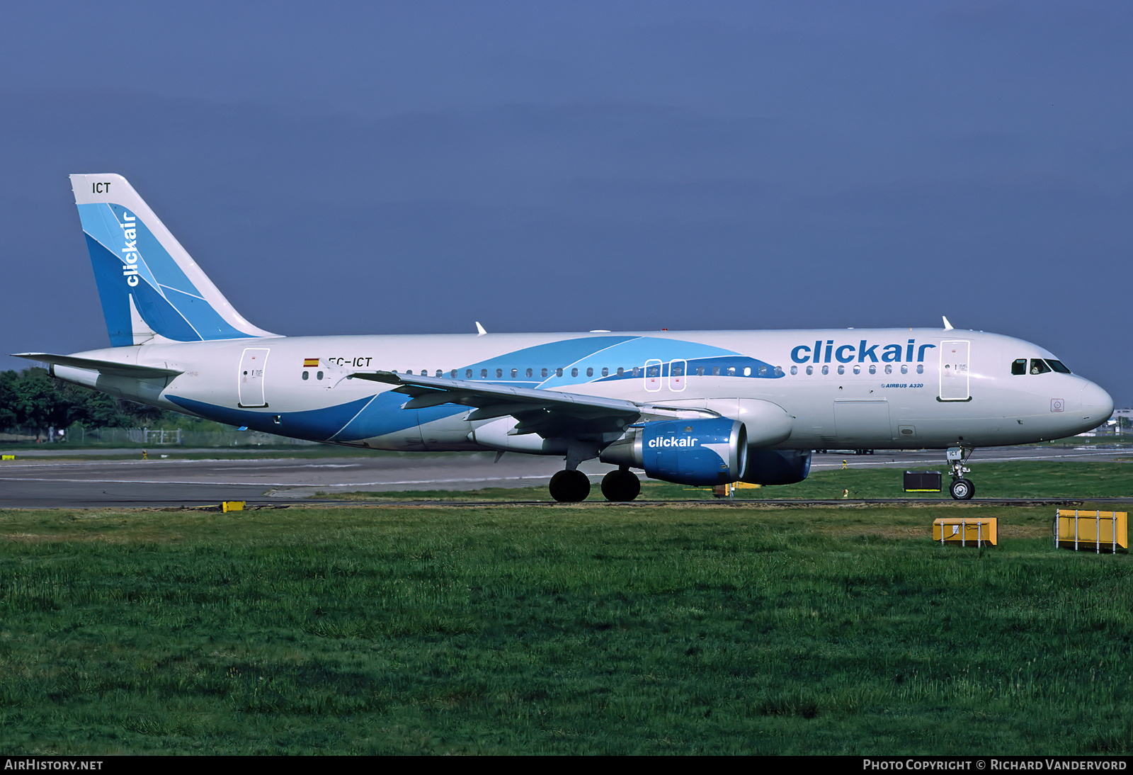 Aircraft Photo of EC-ICT | Airbus A320-211 | Clickair | AirHistory.net #754438