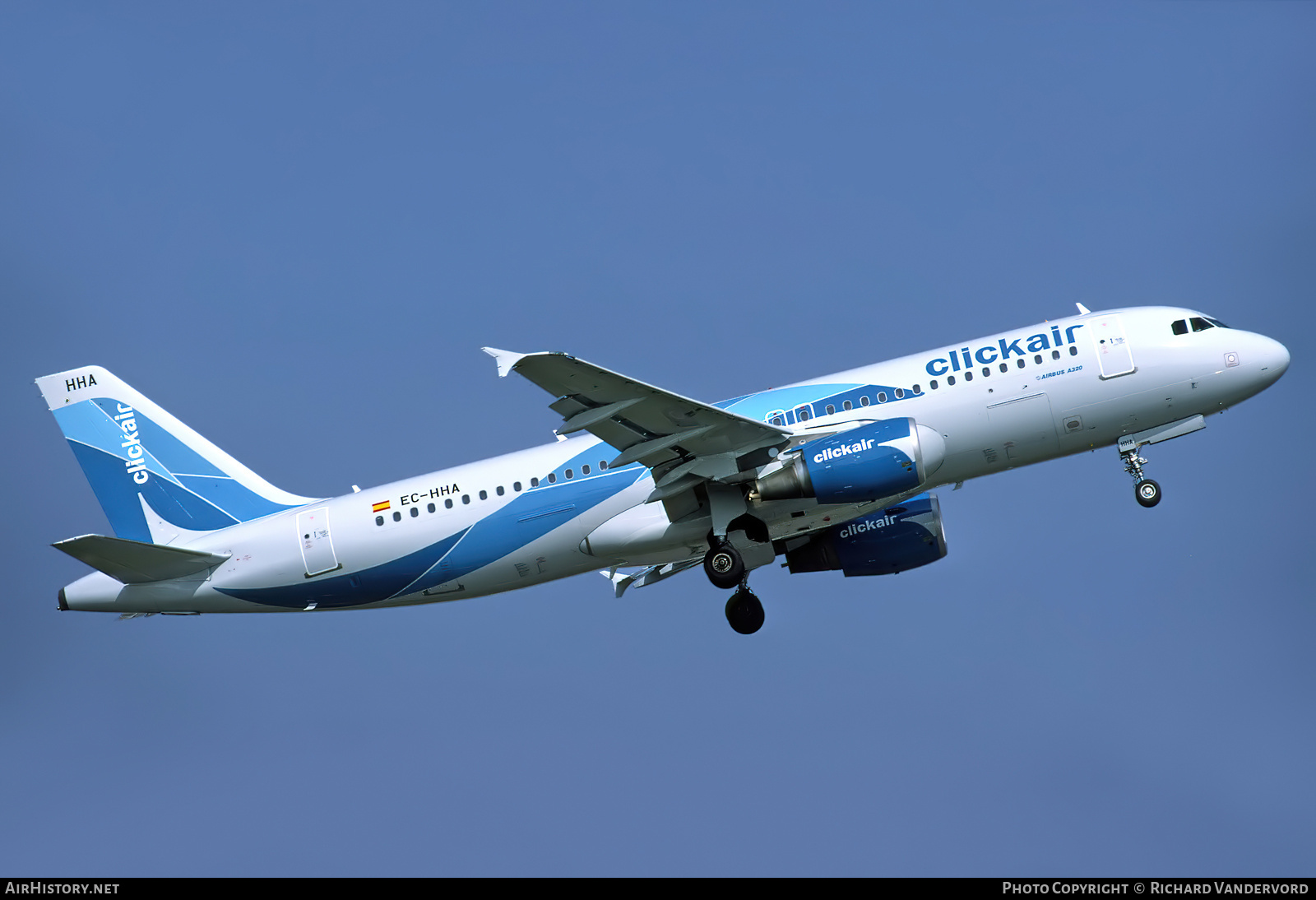 Aircraft Photo of EC-HHA | Airbus A320-214 | Clickair | AirHistory.net #754467