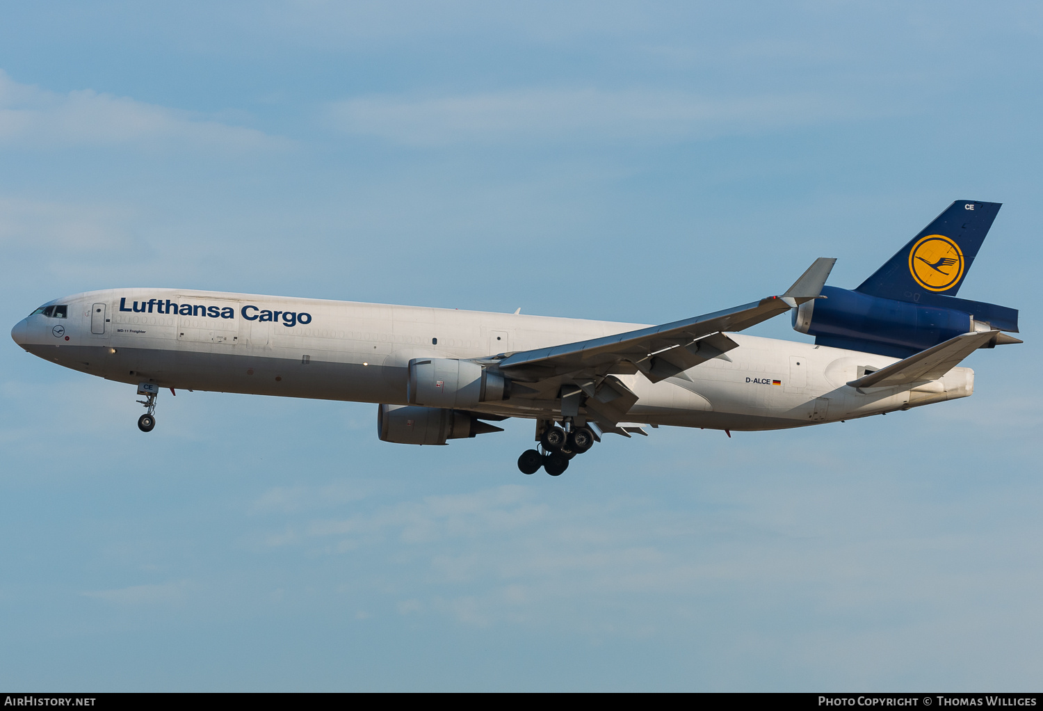Aircraft Photo of D-ALCE | McDonnell Douglas MD-11F | Lufthansa Cargo | AirHistory.net #754477