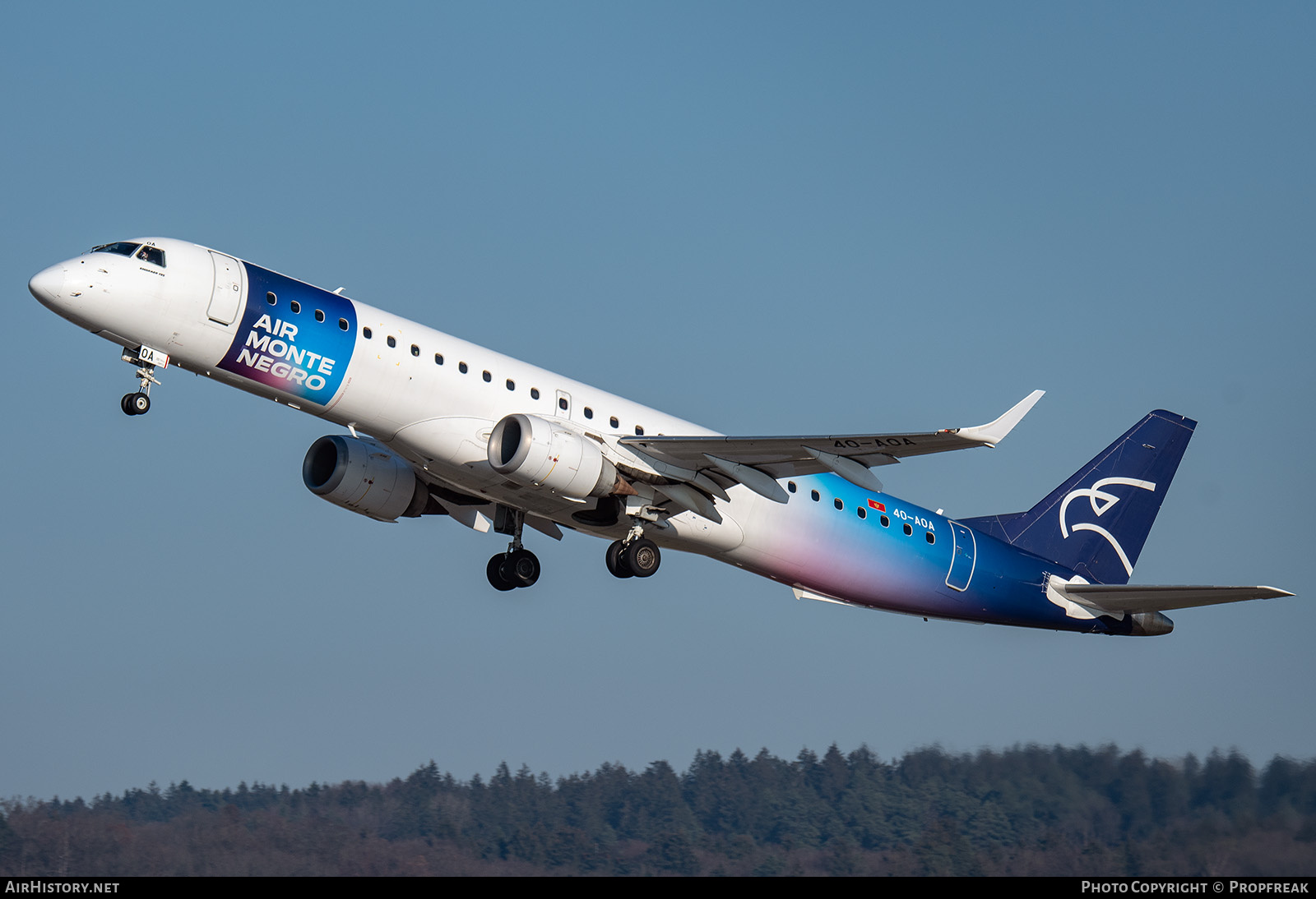 Aircraft Photo of 4O-AOA | Embraer 195LR (ERJ-190-200LR) | Air Montenegro | AirHistory.net #754577