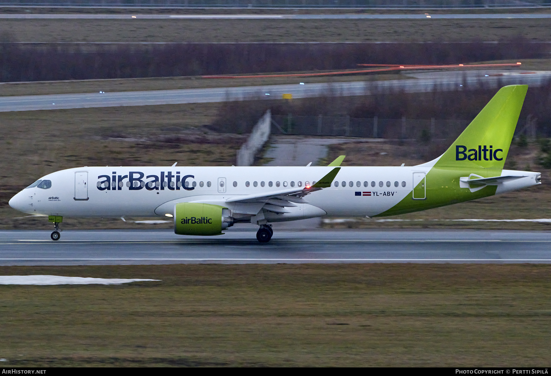 Aircraft Photo of YL-ABV | Airbus A220-371 (BD-500-1A11) | AirBaltic | AirHistory.net #754583