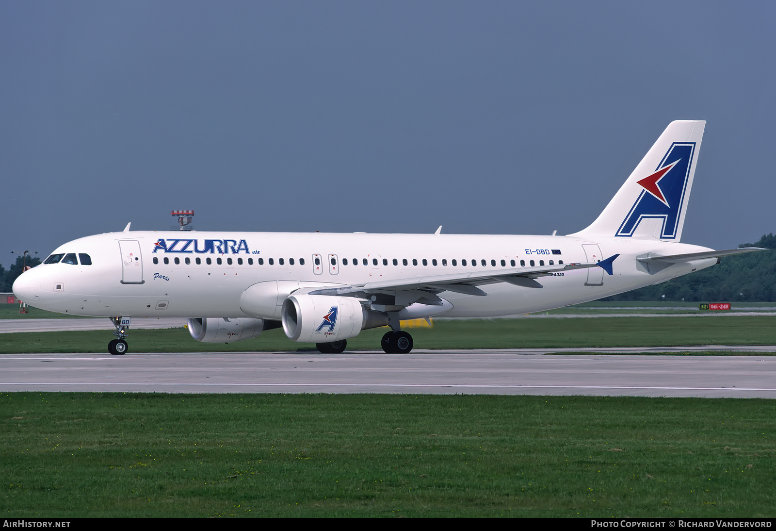 Aircraft Photo of EI-DBD | Airbus A320-214 | Azzurra Air | AirHistory.net #754584
